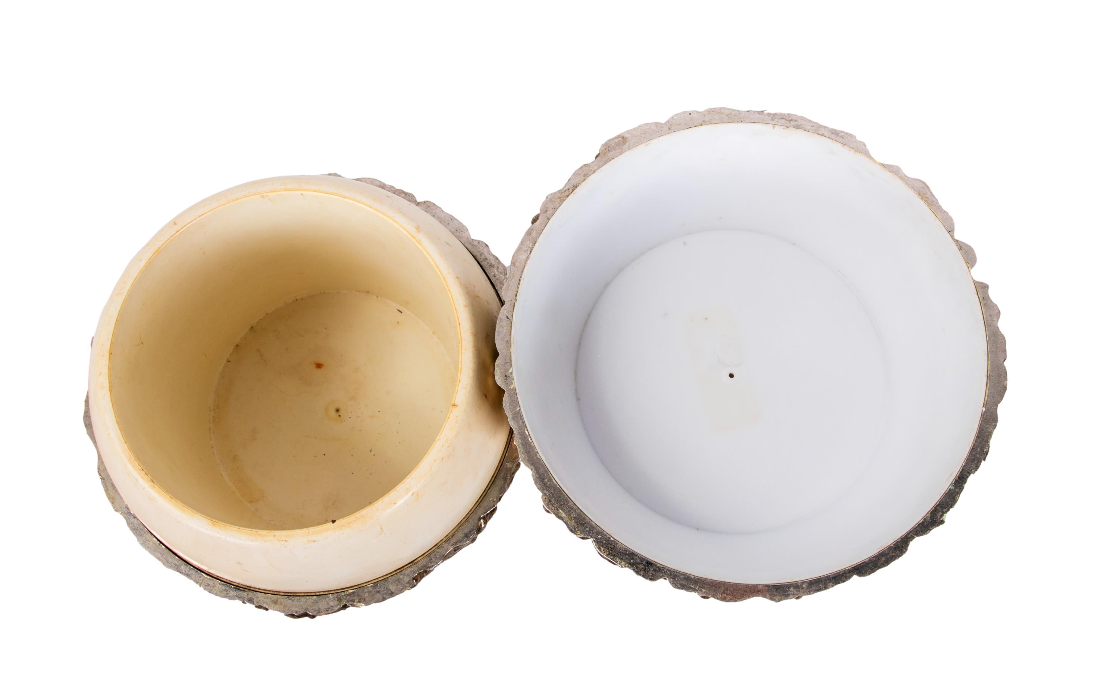 Cubitera Piña Diseñada por Mauro Manetti, bañada en plata, hacia 1960 en venta 9
