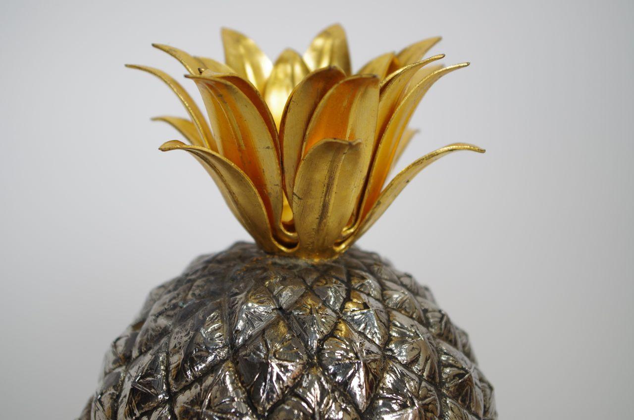 Gilt and silvered metal pineapple shape ice bucket.
Italian work from 1970, signed under the base Firenze, Made in Italy.