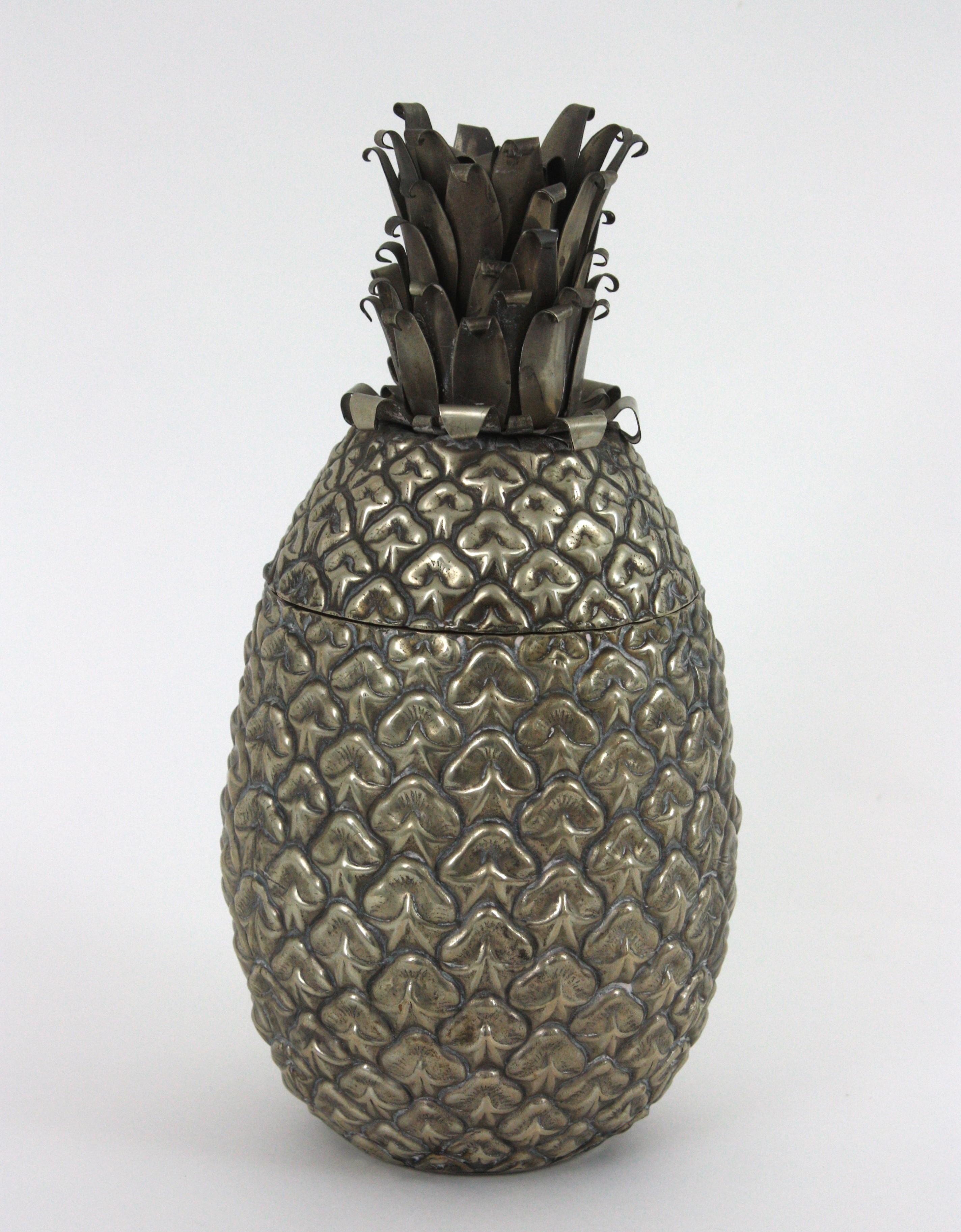 Enfriador de vino con cubitera de piña al estilo de Mauro Manetti, Italia, años 50 Martillado en venta
