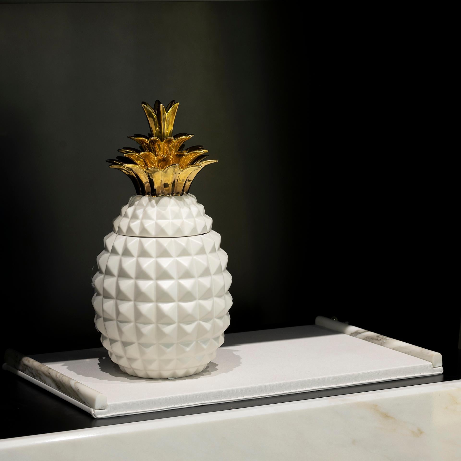 Pineapple Decorative Pots, Lusitanus Home Collection, Handcrafted in Portugal - Europe by Lusitanus Home.

This beautiful set includes two waterproof ceramic pots with lid, perfect to be displayed together and enrich your room decor.  Each piece has
