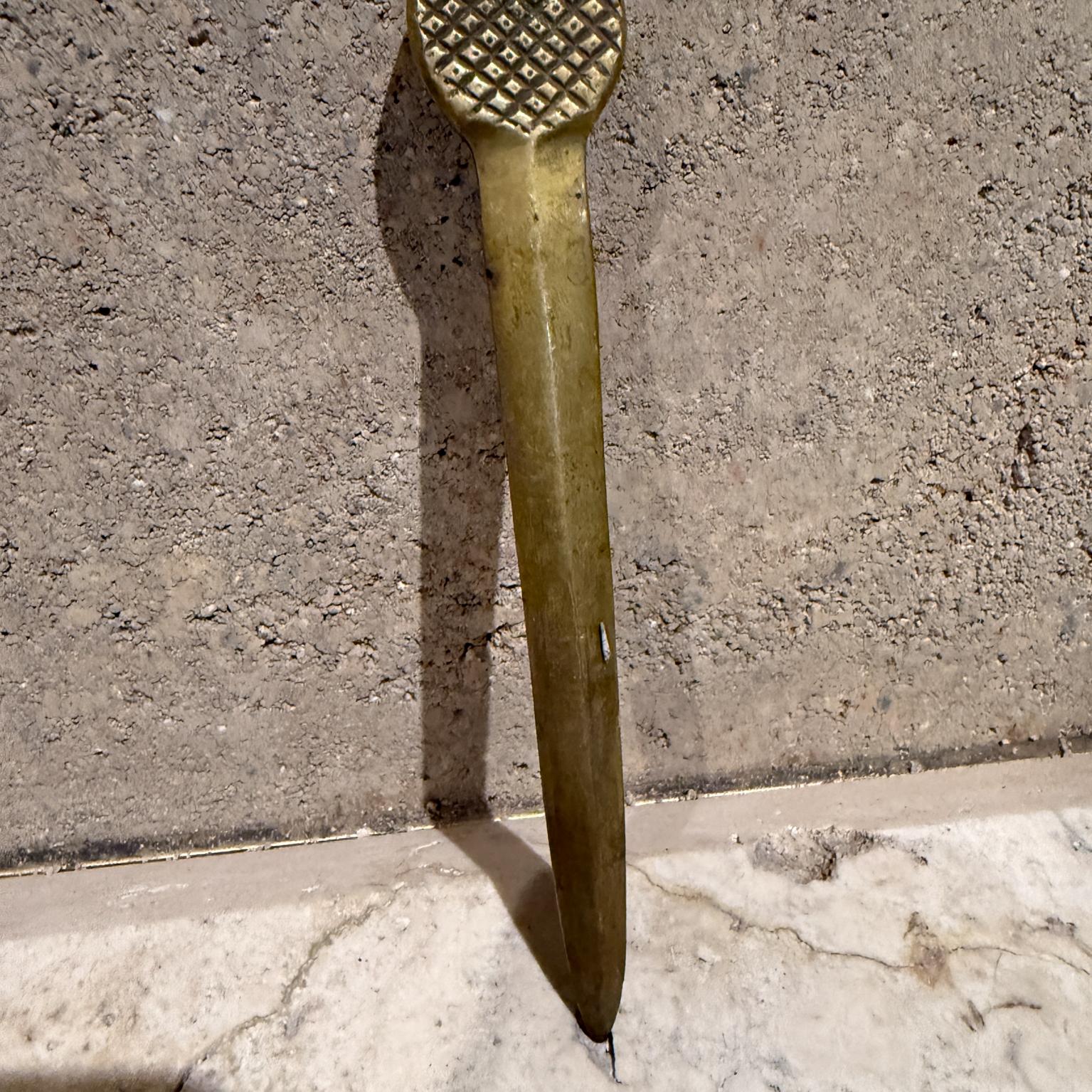 Ananas Skulptur Brieföffner aus massivem Messing im Angebot 4