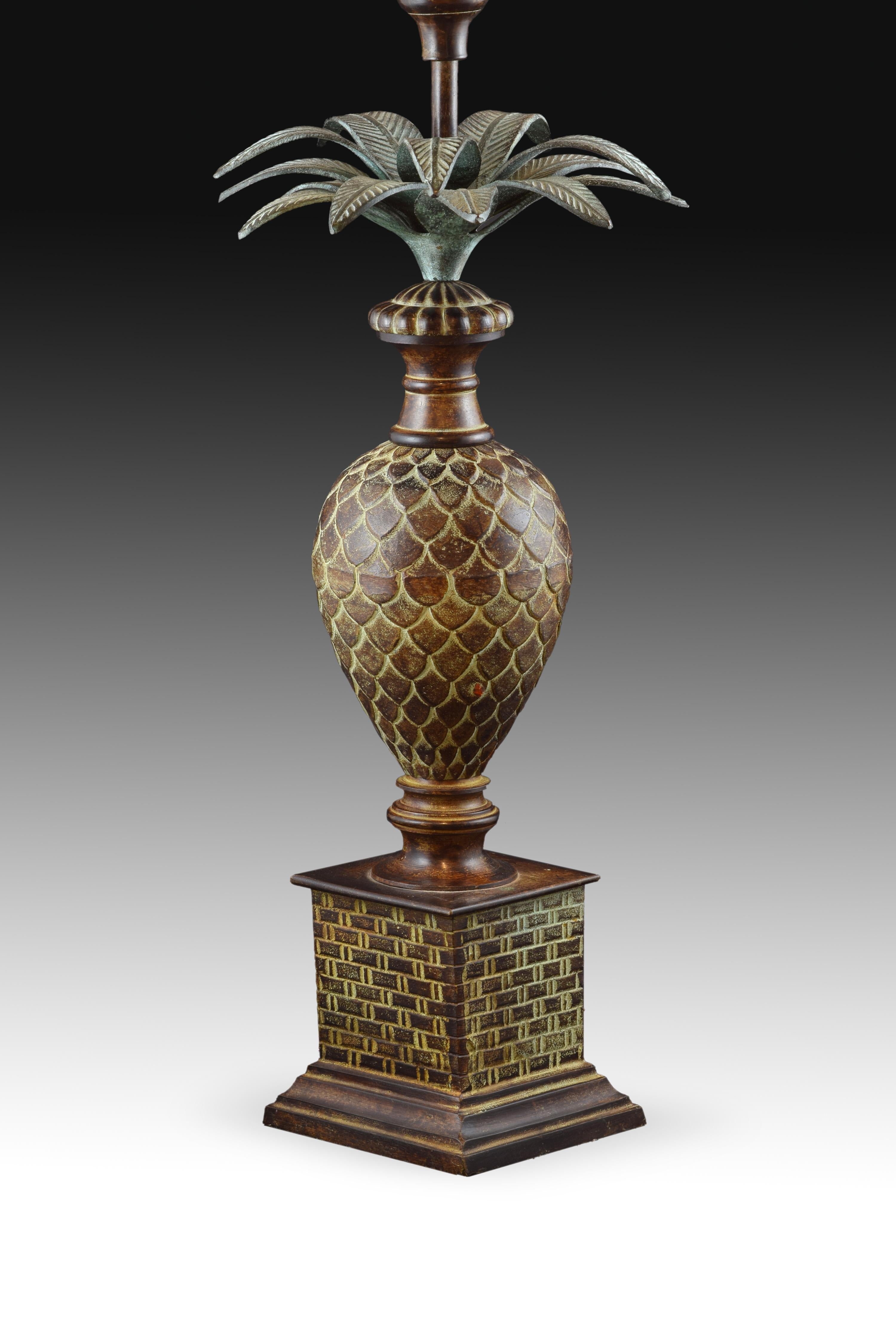 Lámpara de sobremesa en forma de piña, bronce policromado. en Bueno estado para la venta en Madrid, ES