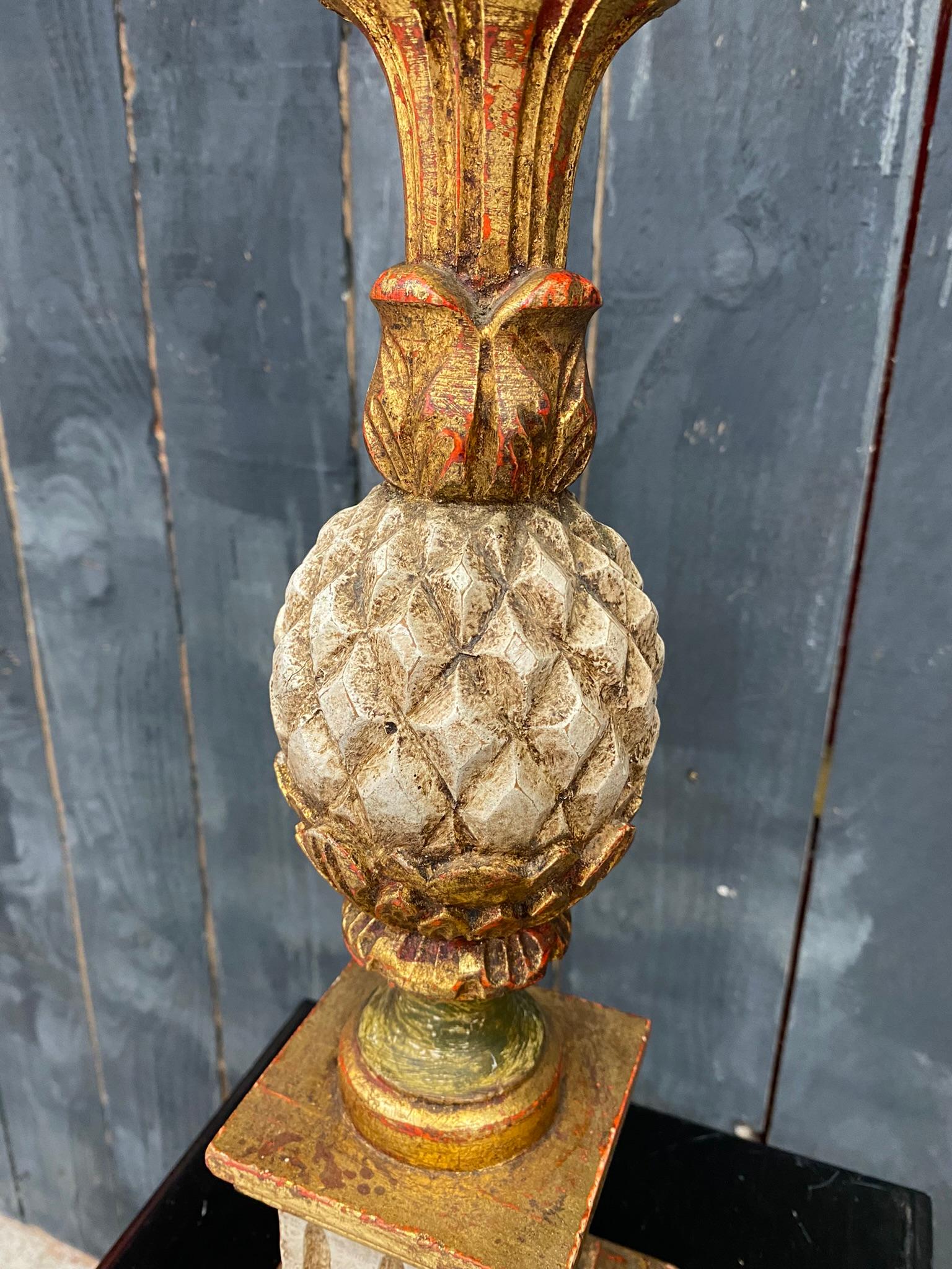 Polychromé Lampe de table « ananas » en bois polychrome, vers 1960/1970 en vente
