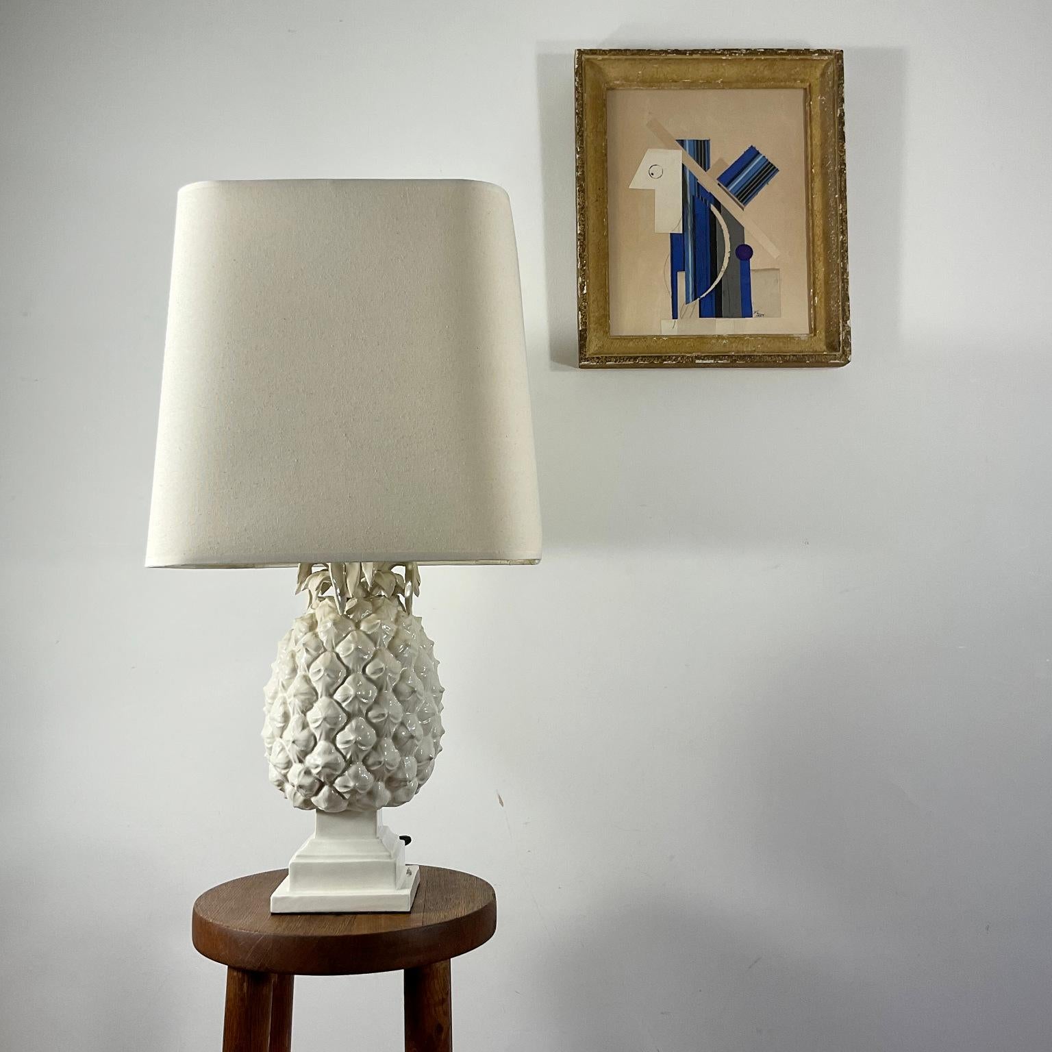 Mid-Century Modern Pineapple Table Lamp in White Glazed Ceramic from Italy 1970s For Sale