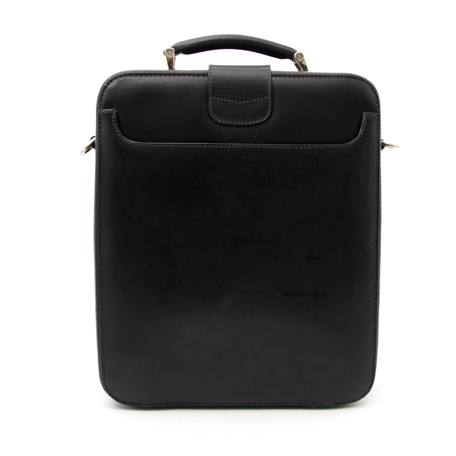 Good preloved condition

Estimated retail price: 2000 EUR

Pineider Power Elegance Black Leather Laptop Briefcase

In the need for an elegant yet practical luxury laptop briefcase? This Pineider Power Elegance Black Leather Laptop Briefcase is the