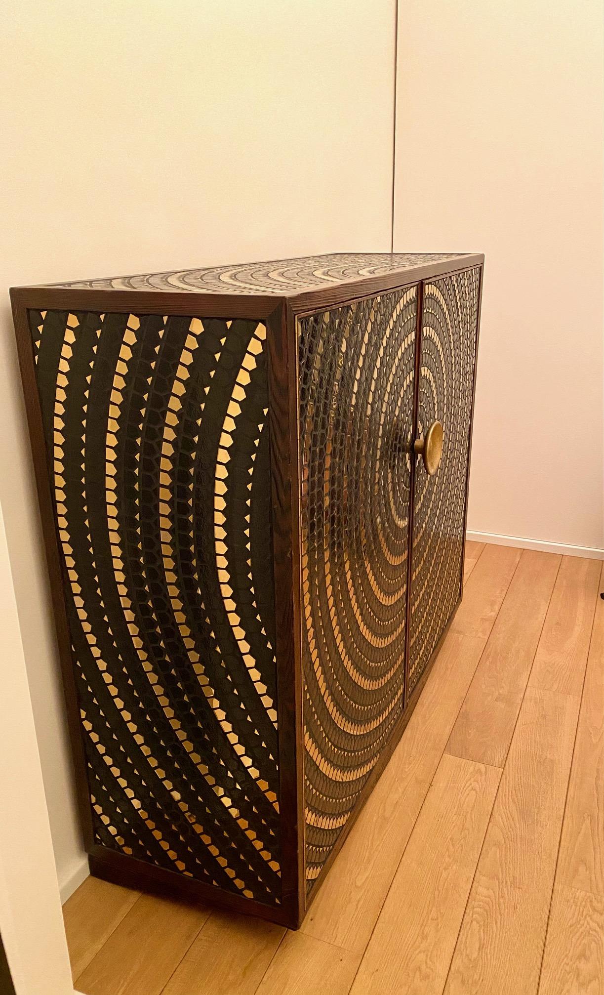 Pinewood Cabinet with Mosaic of Black and Gold Ceramic and bronze handle For Sale 4