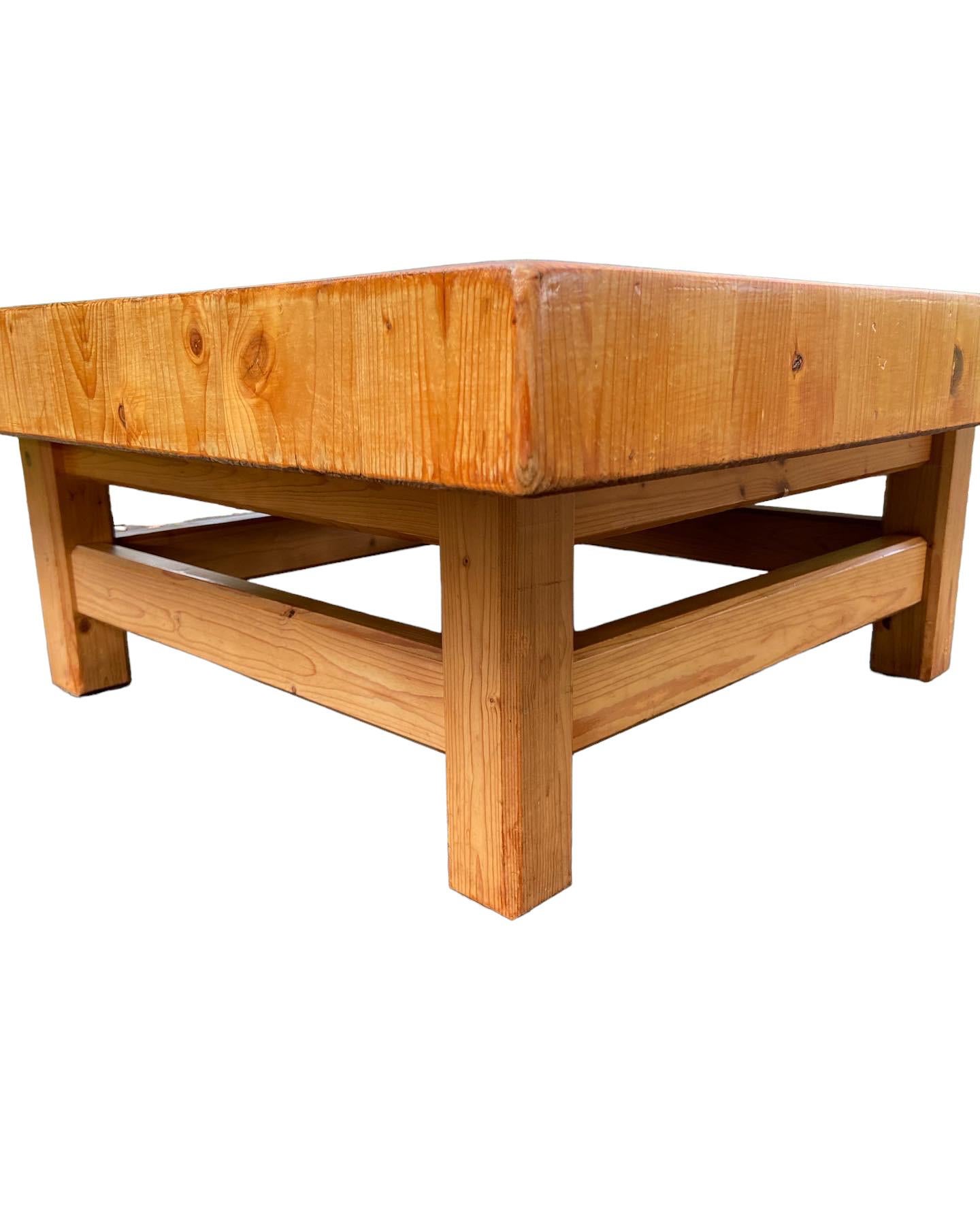 Brutalist Pinewood Coffee Table “End-Grain” For Sale