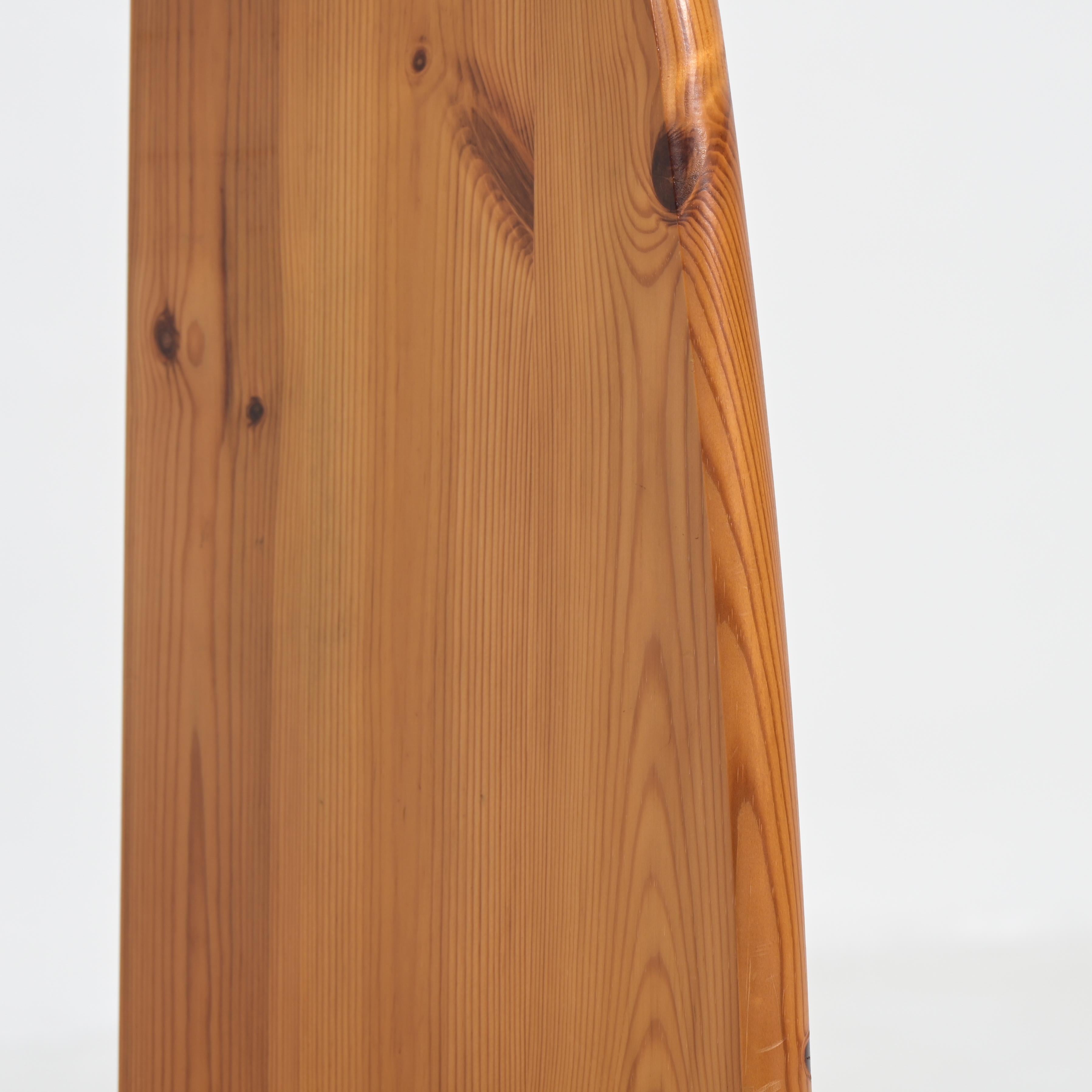 Fauteuil à roulettes en bois de pin en vente 3