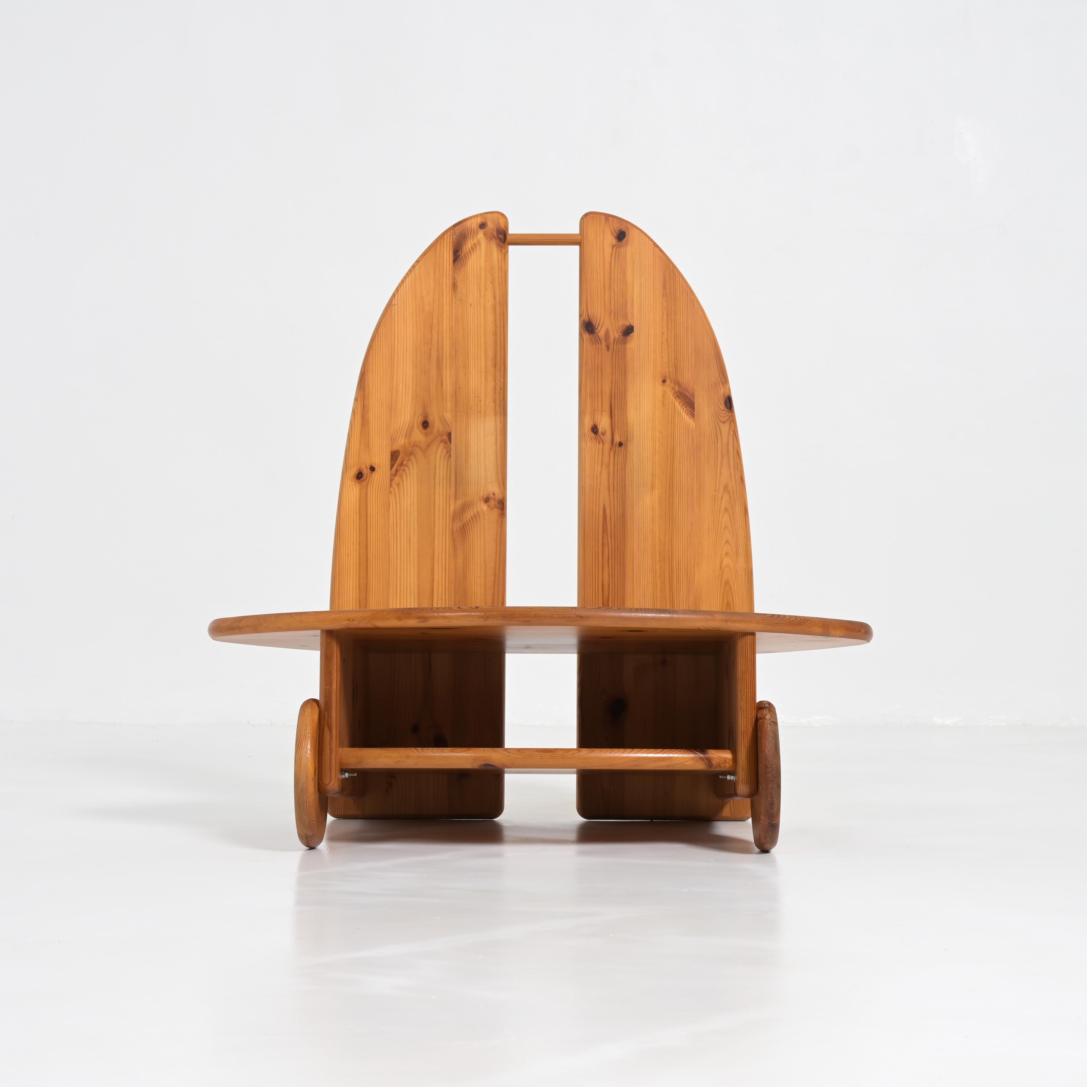 Moderne Fauteuil à roulettes en bois de pin en vente