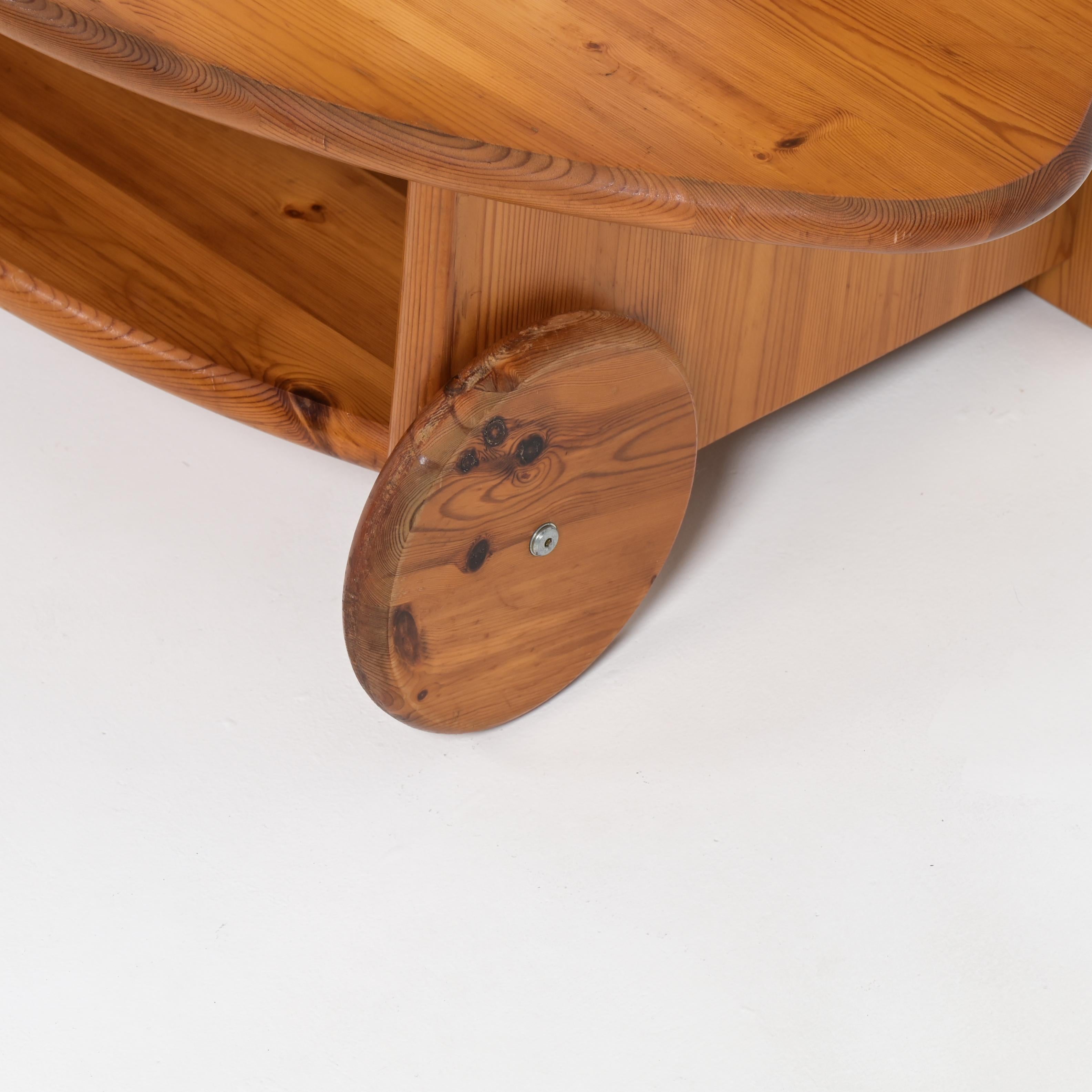 Fin du 20e siècle Fauteuil à roulettes en bois de pin en vente