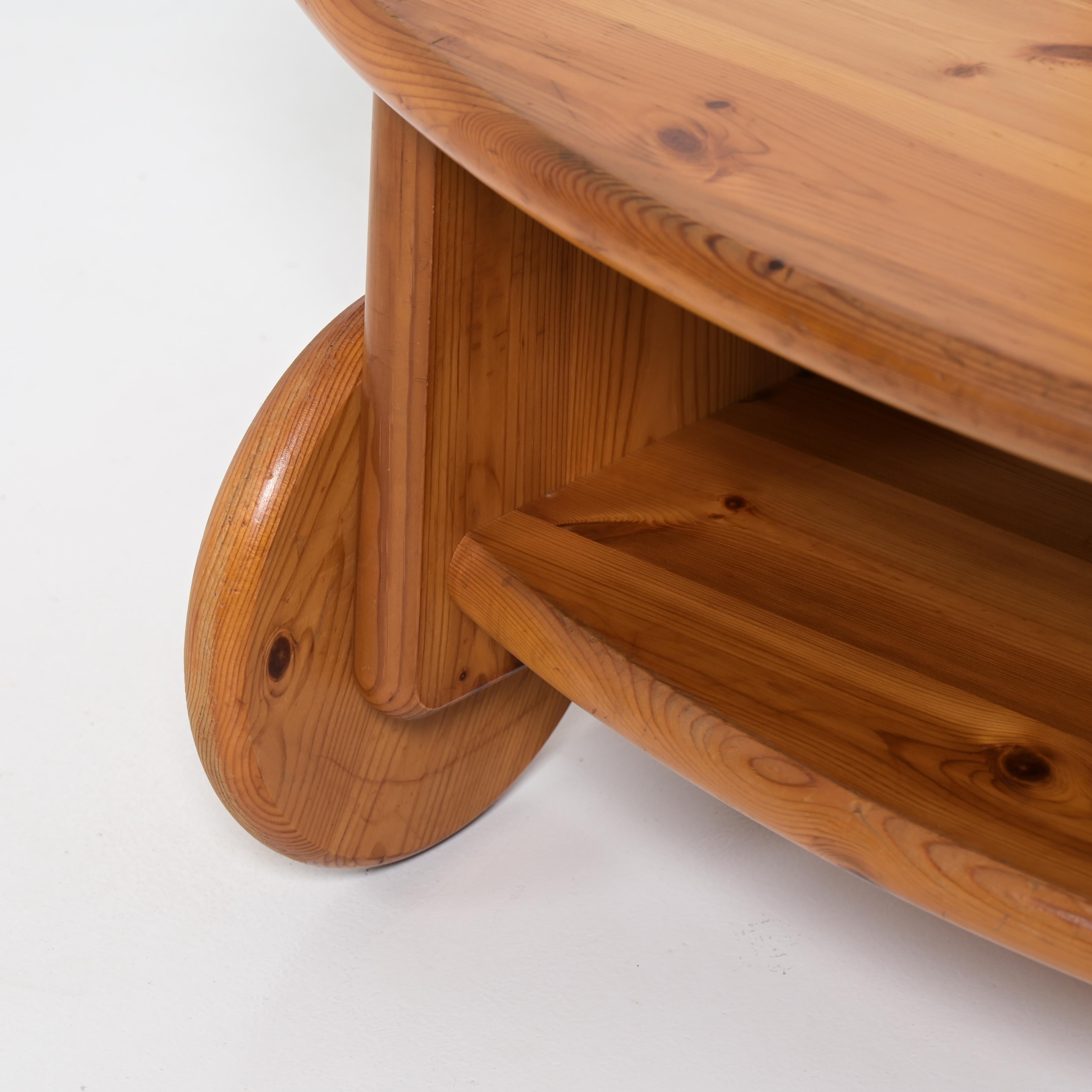 Fauteuil à roulettes en bois de pin en vente 1