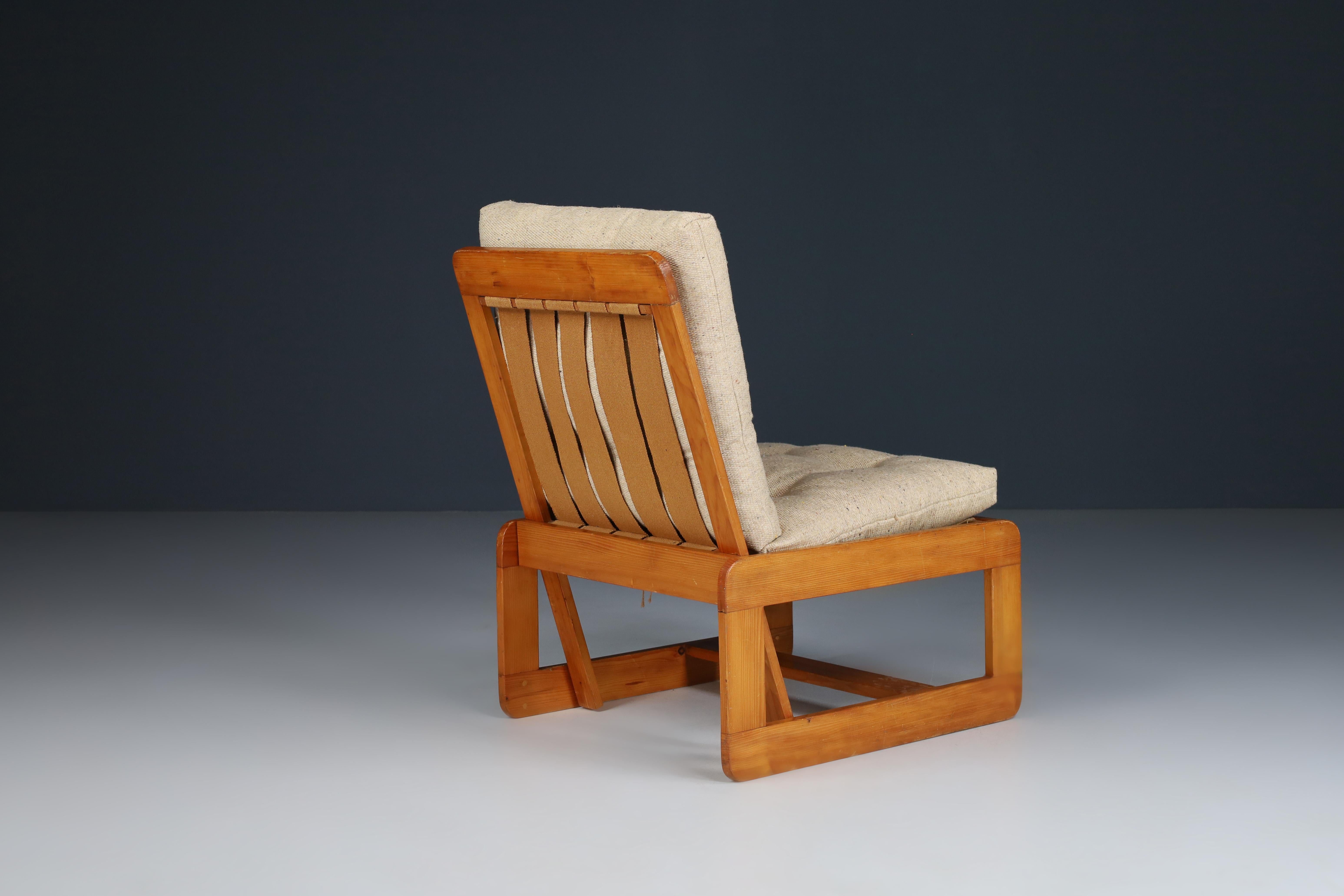 Pinewood Lounge Chairs In Original Jute Fabric Italy 1970s For Sale 2