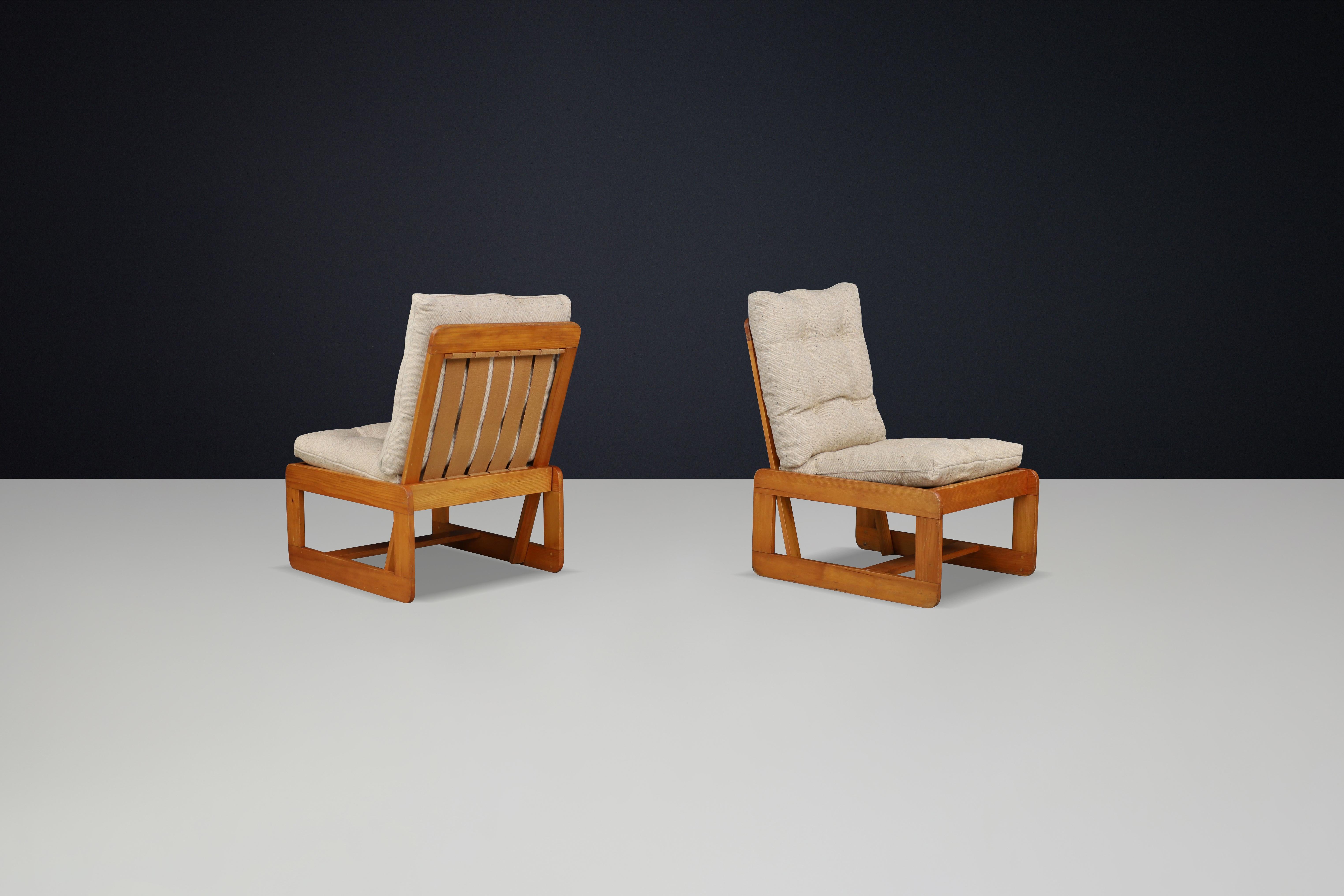 Pinewood Lounge Chairs In Original Jute Fabric Italy 1970s For Sale 2
