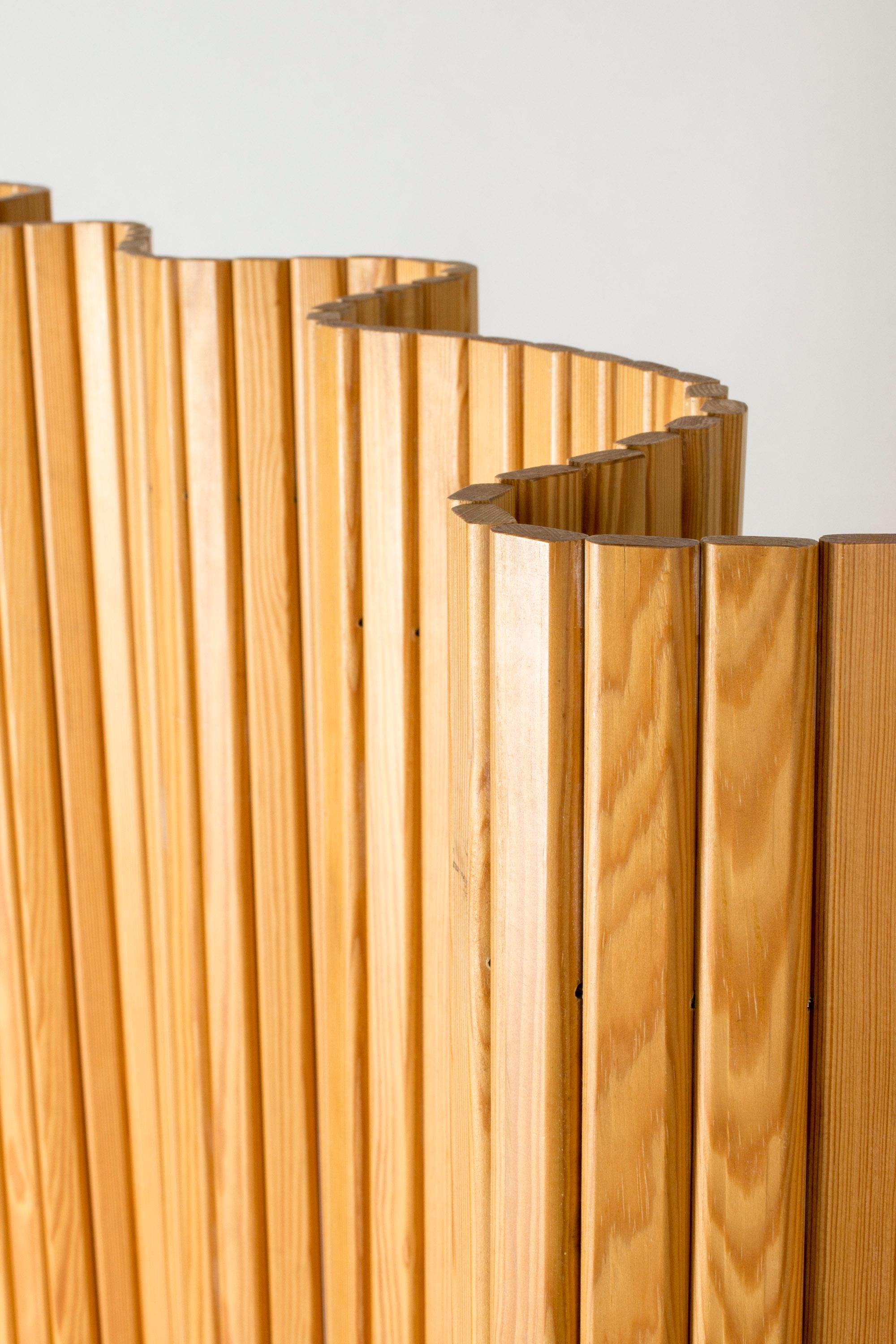 Mid-Century Modern Pinewood Room Divider by Alvar Aalto for Artek, Finland, 1940s