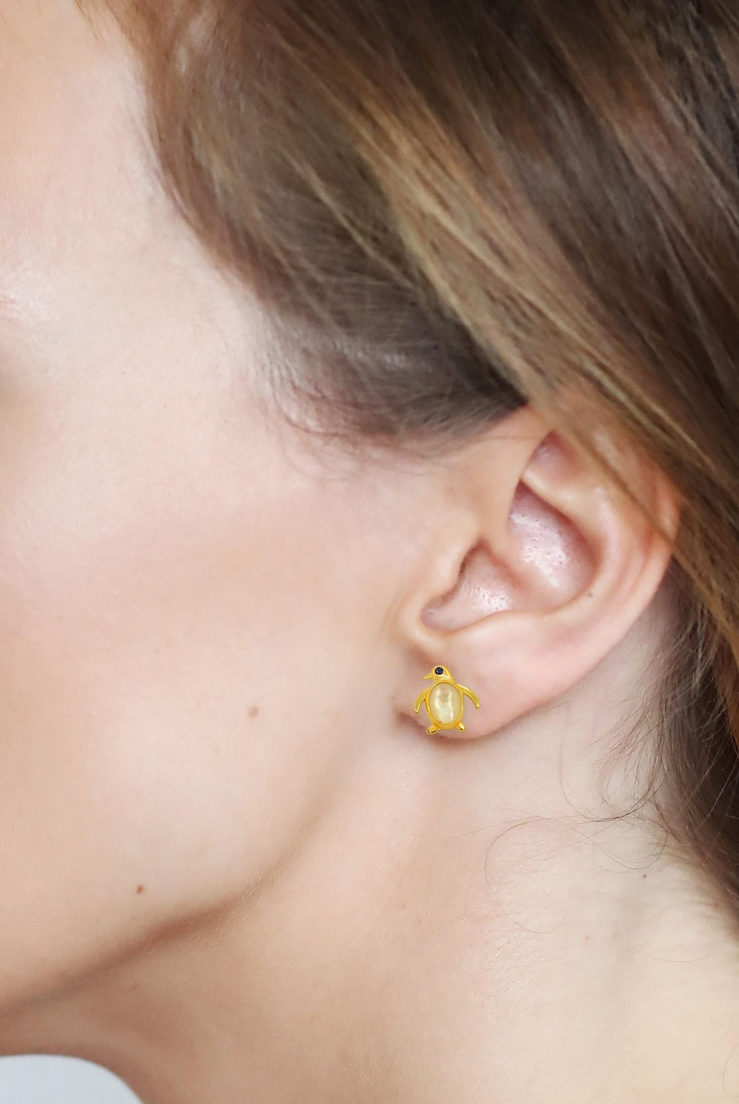 Donna Orecchini con perno in oro 14k Pinguin in vendita