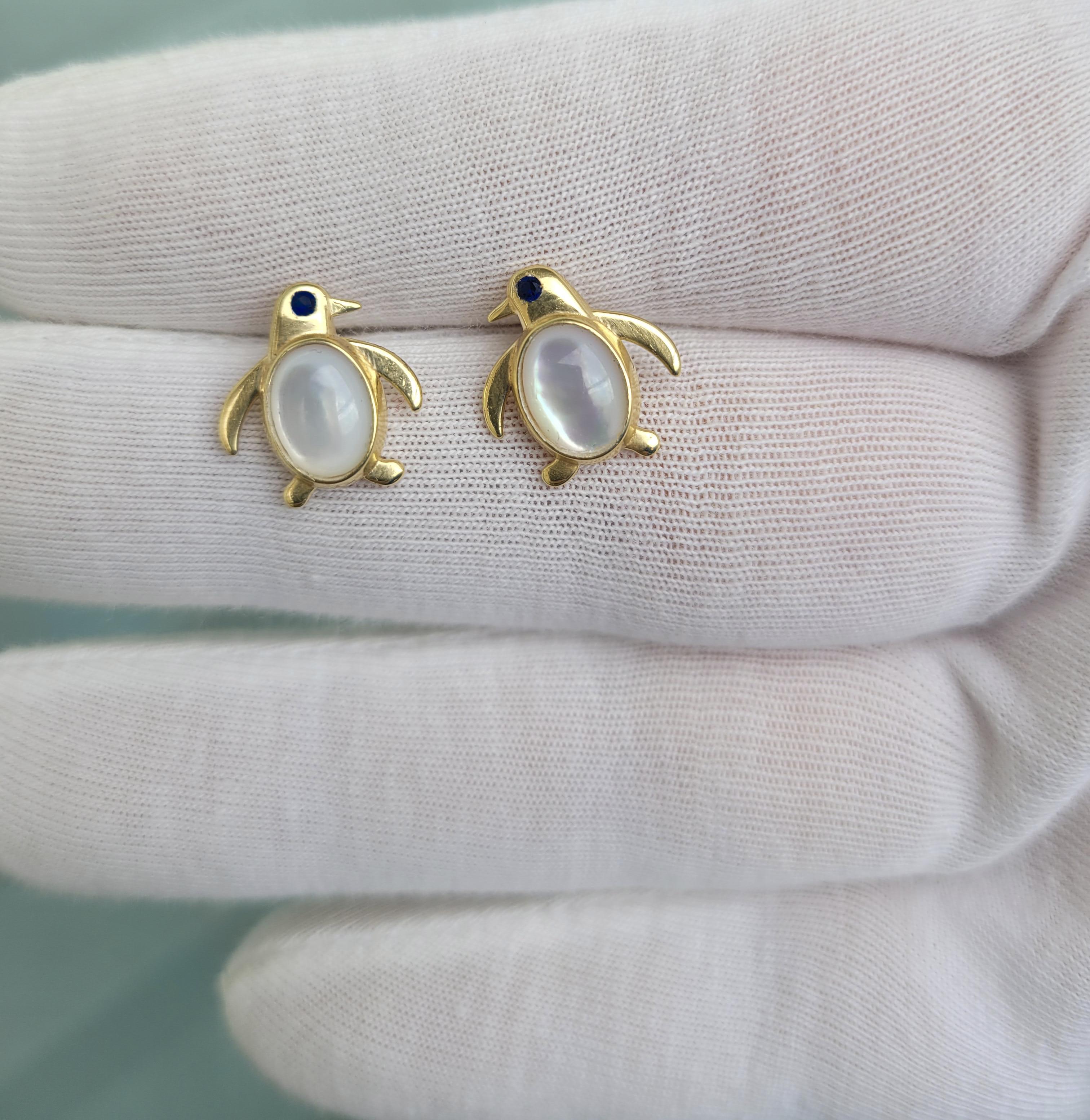 Orecchini con perno in oro 14k Pinguin in vendita 1