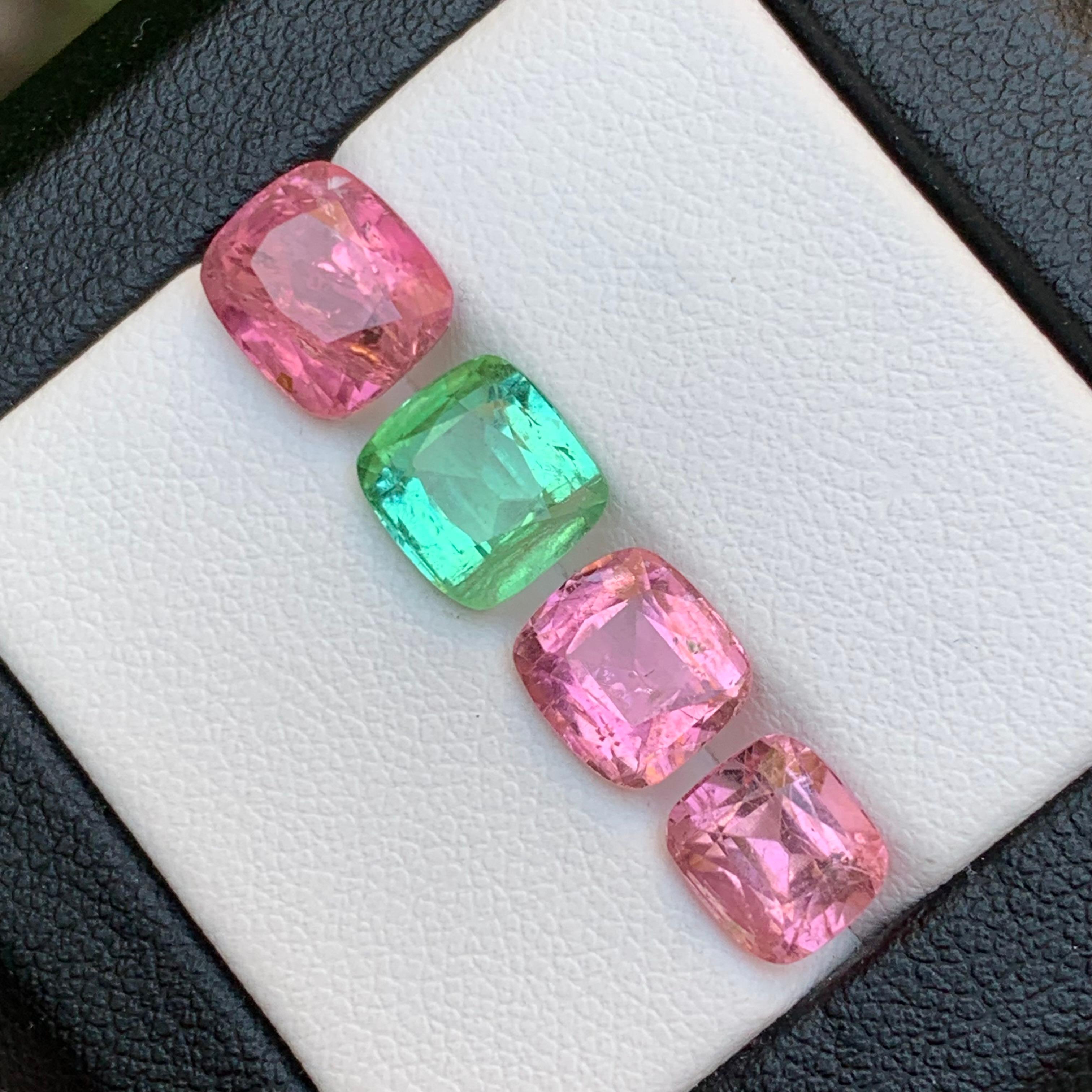 Lote de gemas sueltas de turmalina natural rosa y verde vibrante  para Anillo, Collar, Colgante, Pulsera o cualquier otro Engaste de Joyería ¡Cushion Cut de Kunar Afganistán!!

💎 TIPO DE PIEDRA PRECIOSA: Turmalina
⚖️ PESO: 8,65 Quilates
FORMA Y