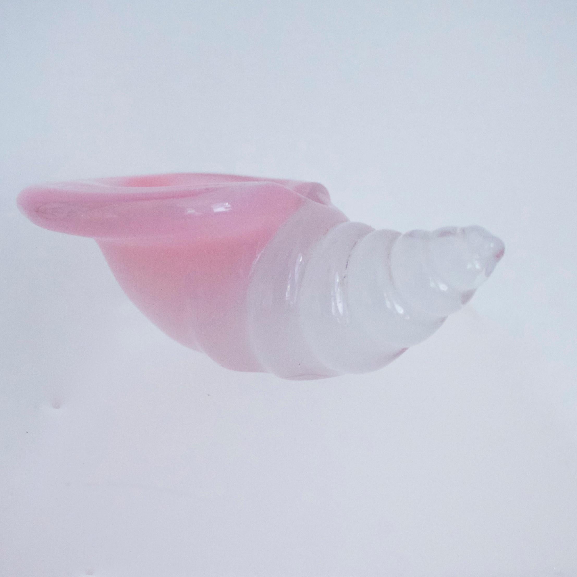 Mid-Century Modern Pink Alabaster Conch hells by Archimedes Seguso with Small Mdina Vase For Sale