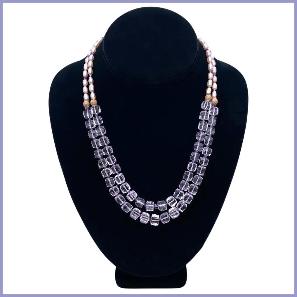 Halskette mit rosa Amethyst-Würfel- und Perlen-Halskette mit gefüllten Komponenten aus Roségold im Angebot