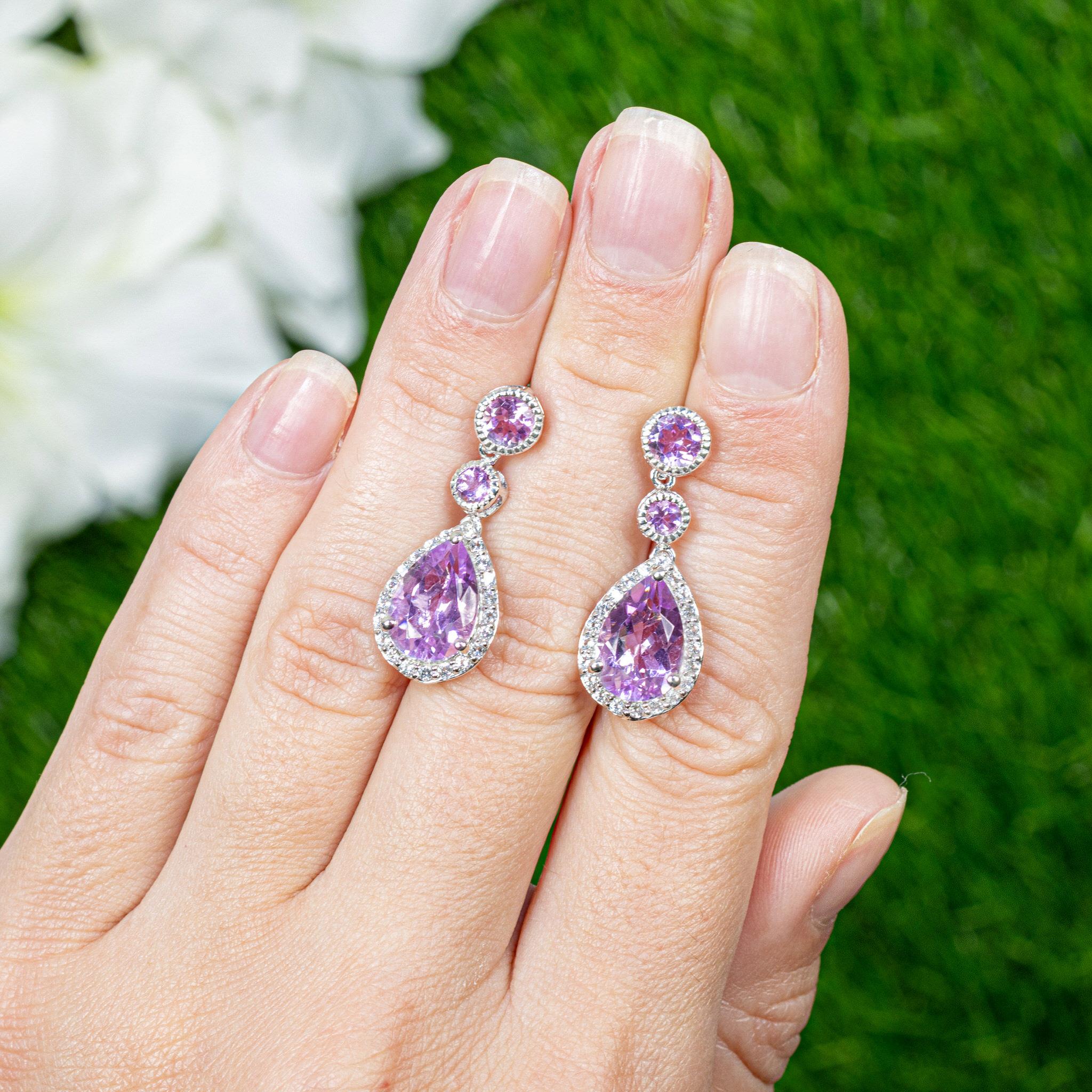 Boucles d'oreilles en améthyste rose serties de topaze blanche de 7,14 carats au total Excellent état - En vente à Aliso Viejo, CA