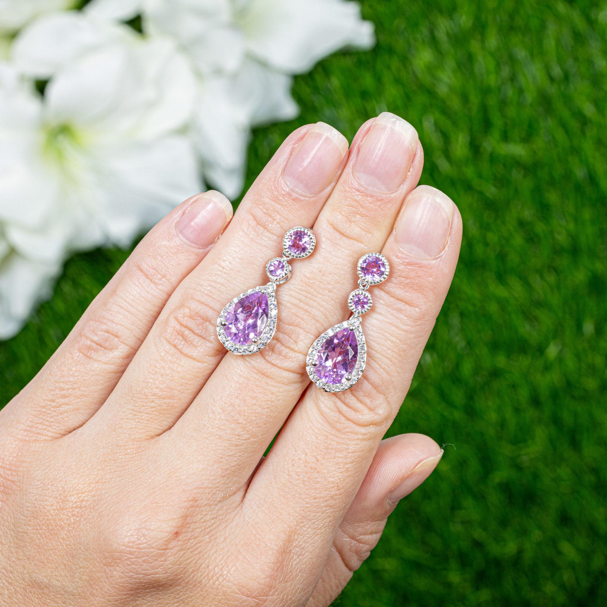 Boucles d'oreilles en améthyste rose serties de topaze blanche de 7,14 carats au total Unisexe en vente