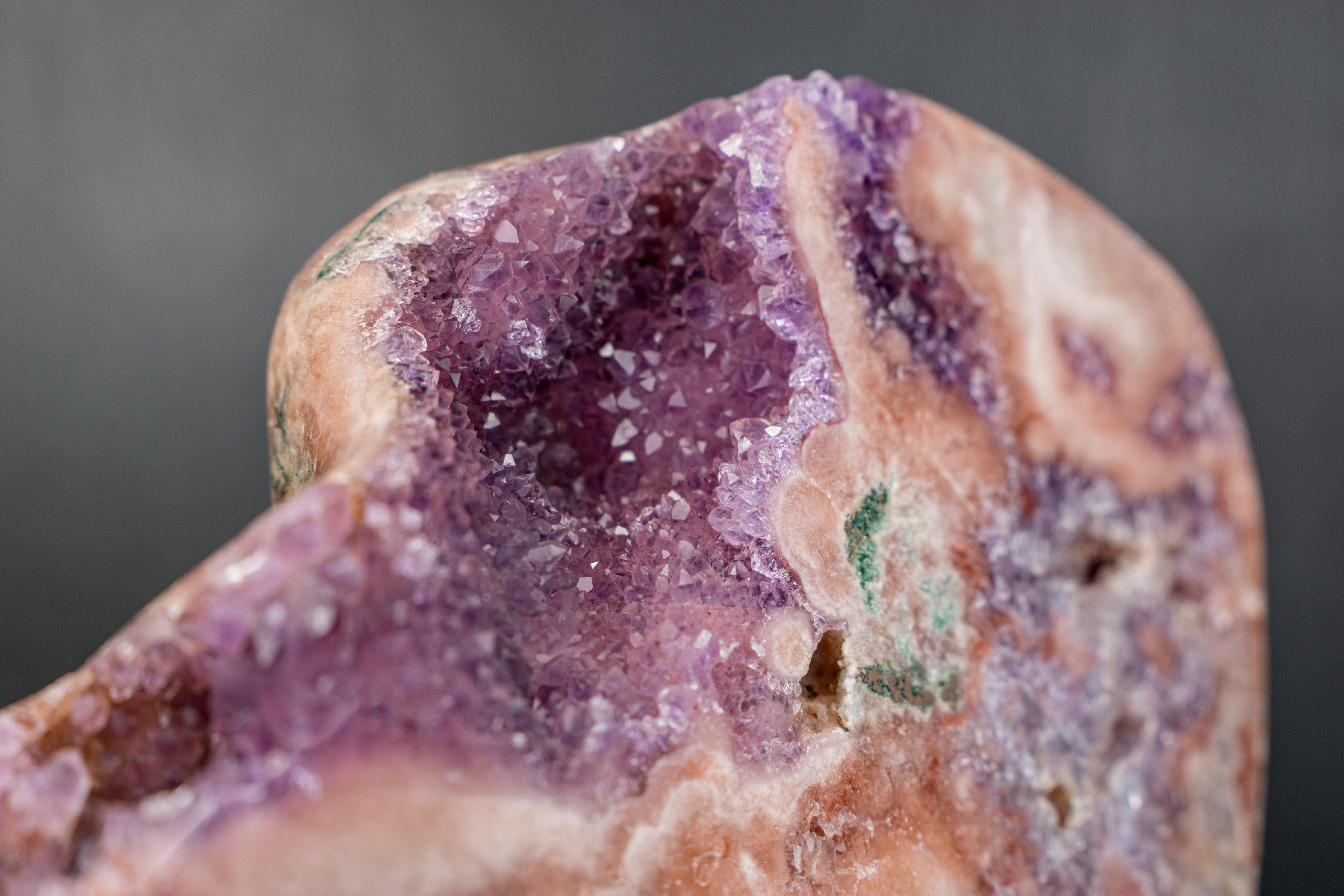 Pink Amethyst Geode on Stand with Natural Purple Amethyst Druzy en vente 2