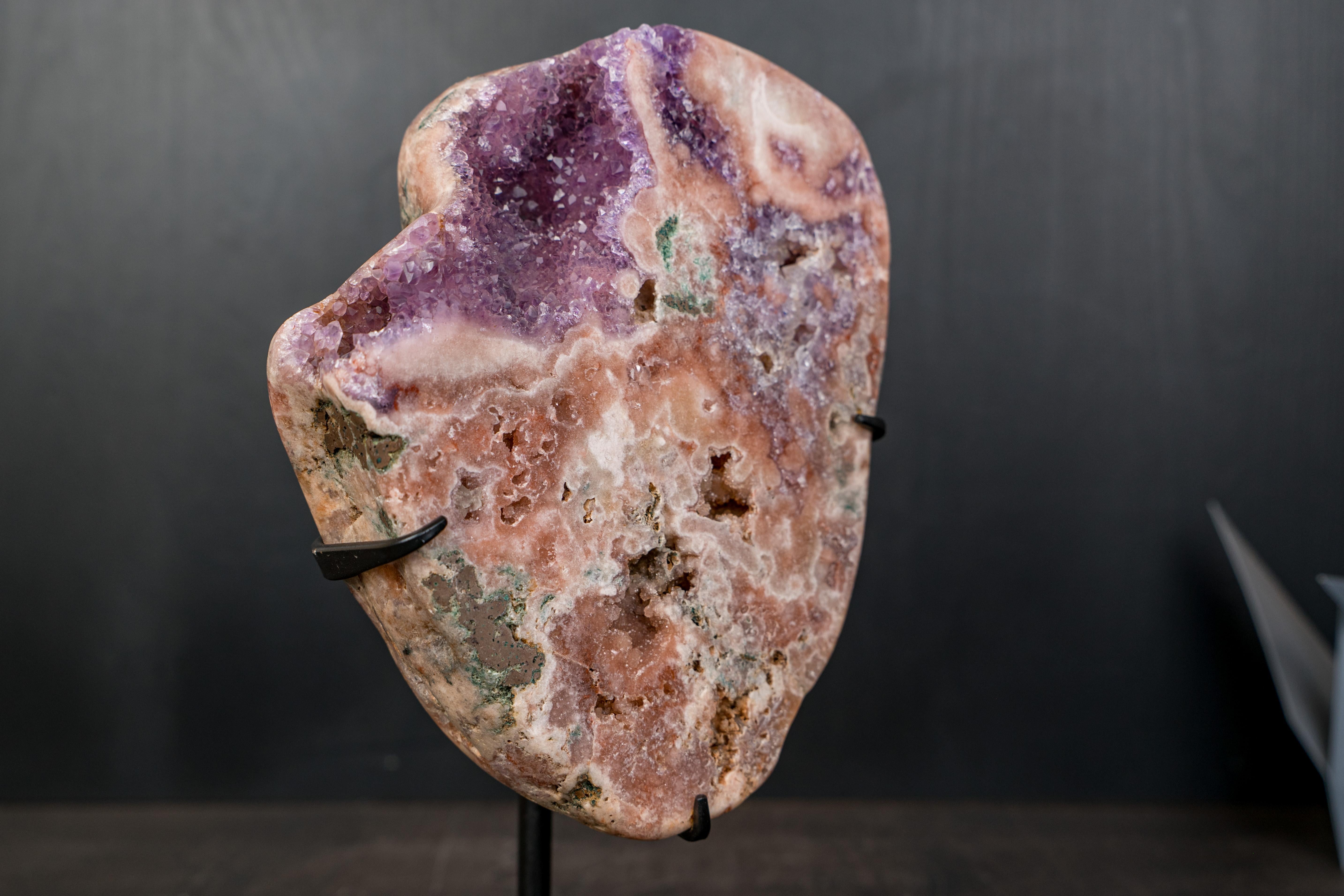 Pink Amethyst Geode on Stand with Natural Purple Amethyst Druzy en vente 3