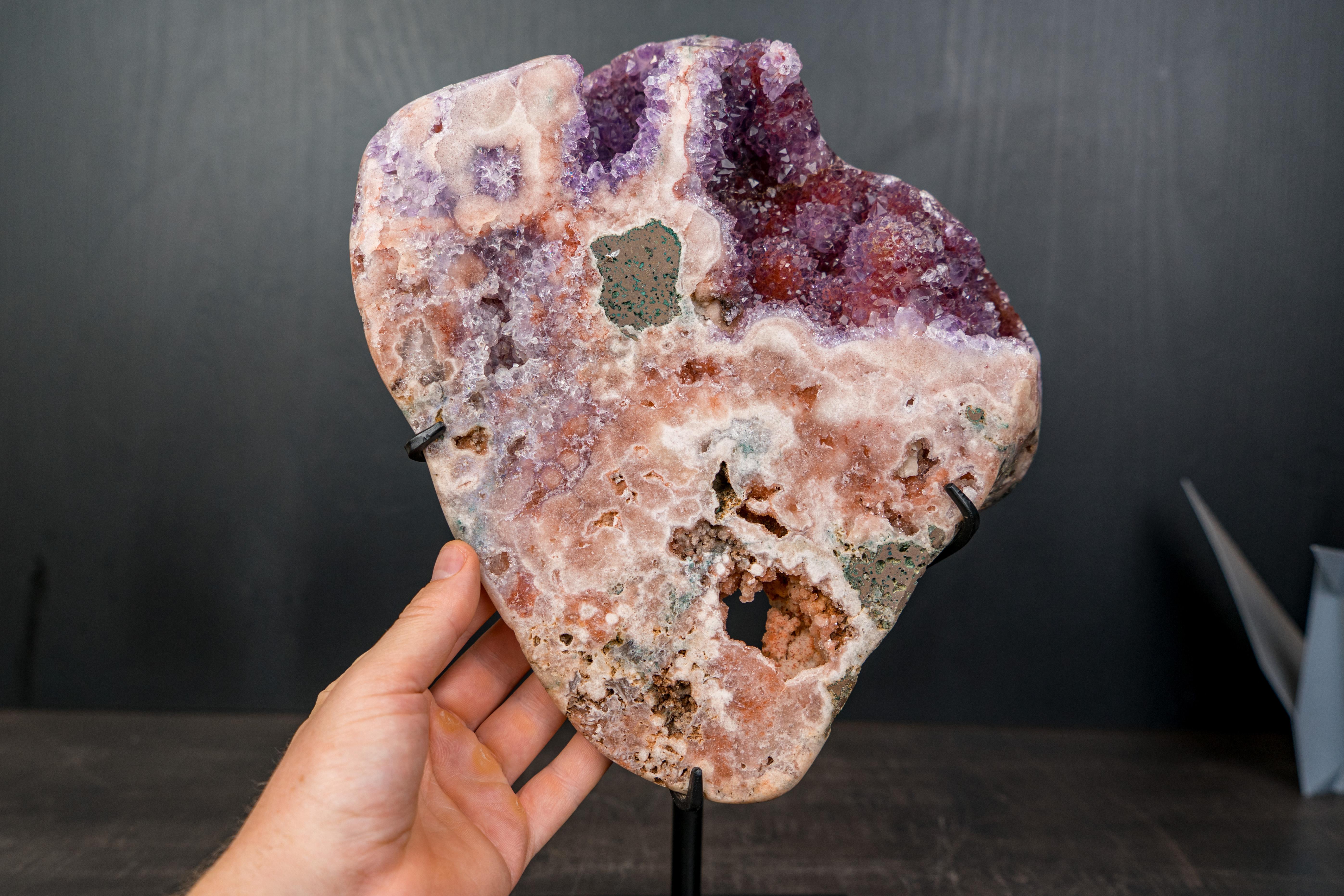 Pink Amethyst Geode on Stand with Natural Purple & Red Amethyst Flowers en vente 3