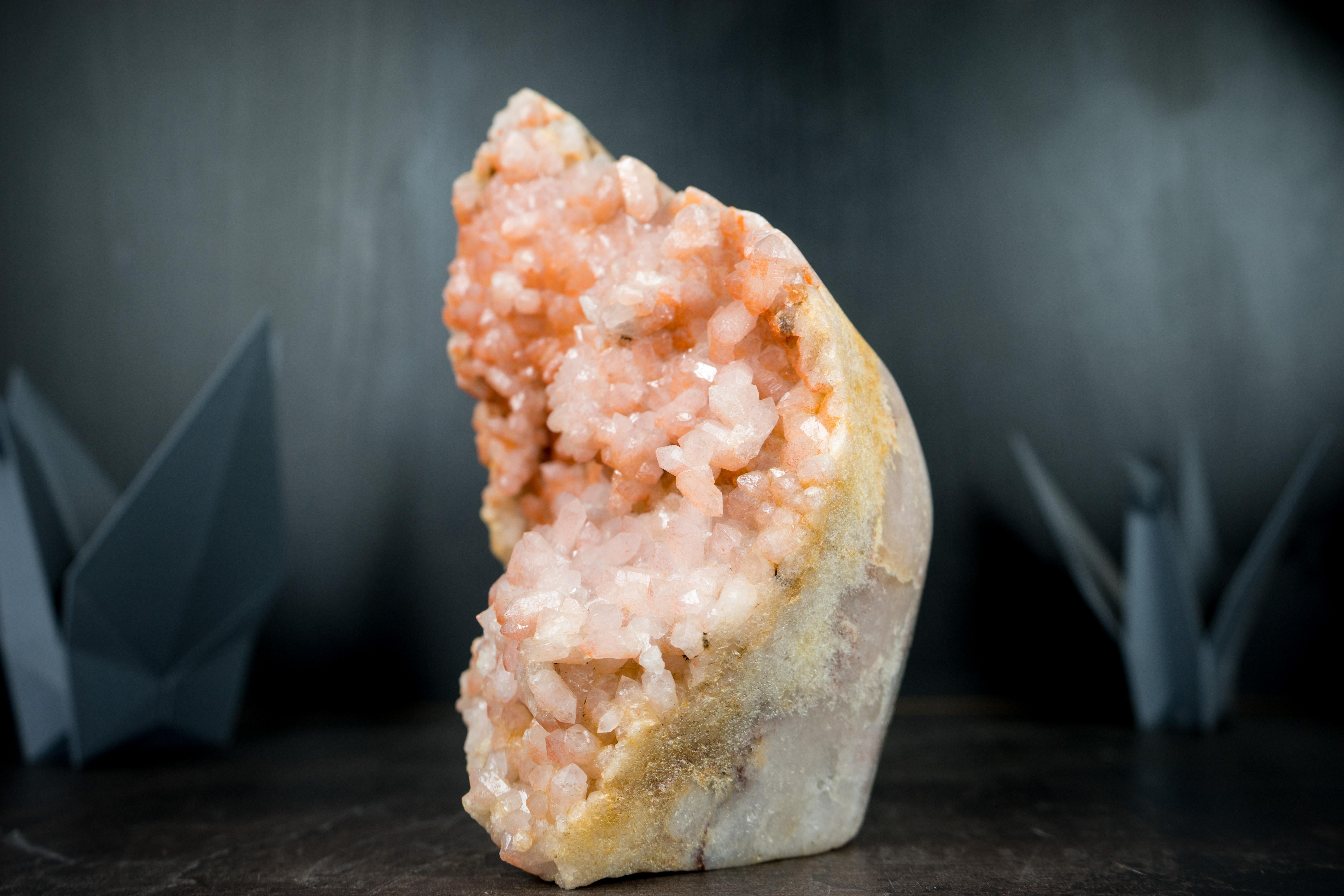 Rosa Amethyst-Geode, Self-Standing mit seltenem natürlichem Rosen Amethyst im Angebot 4