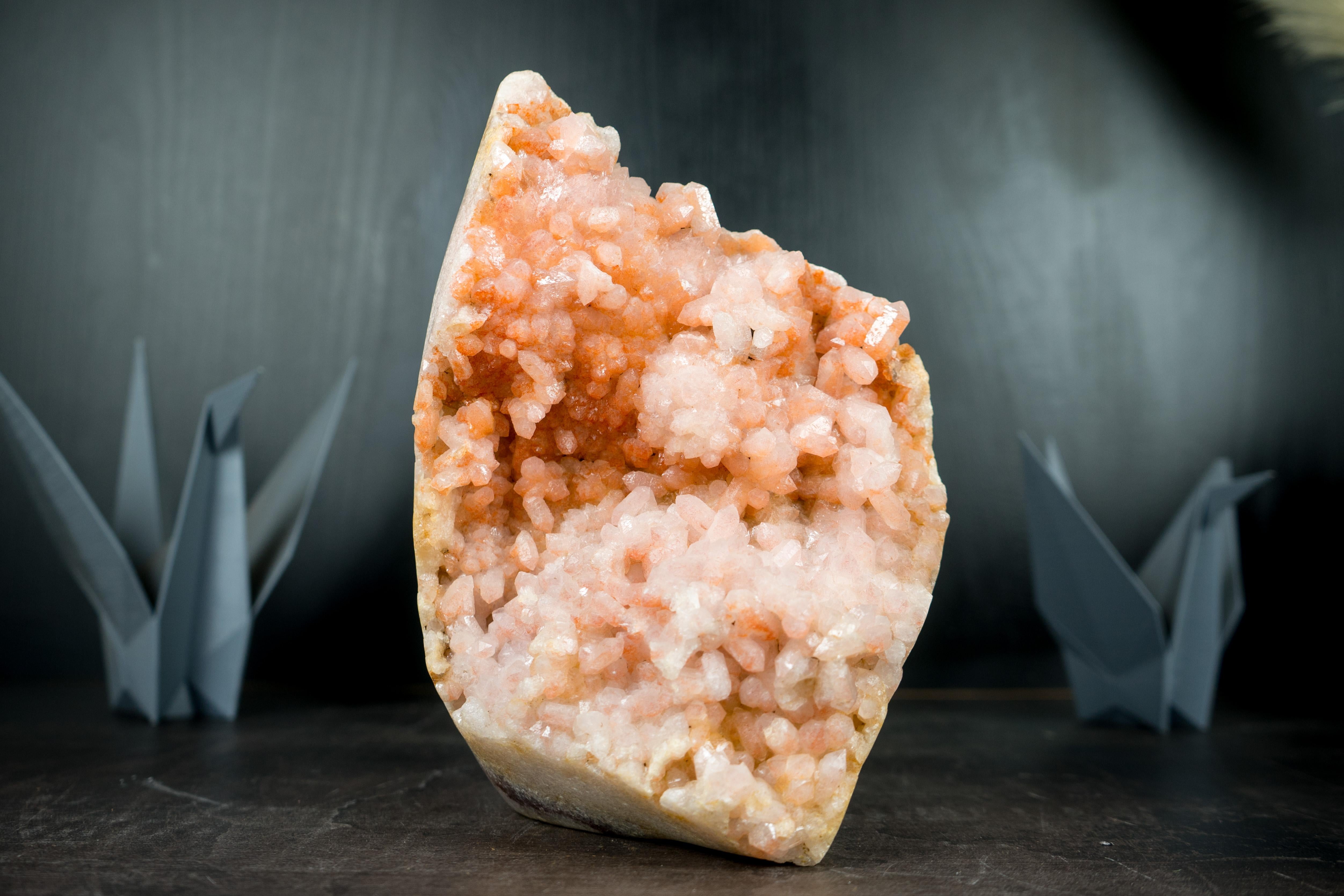 Rosa Amethyst-Geode, Self-Standing mit seltenem natürlichem Rosen Amethyst im Angebot 7