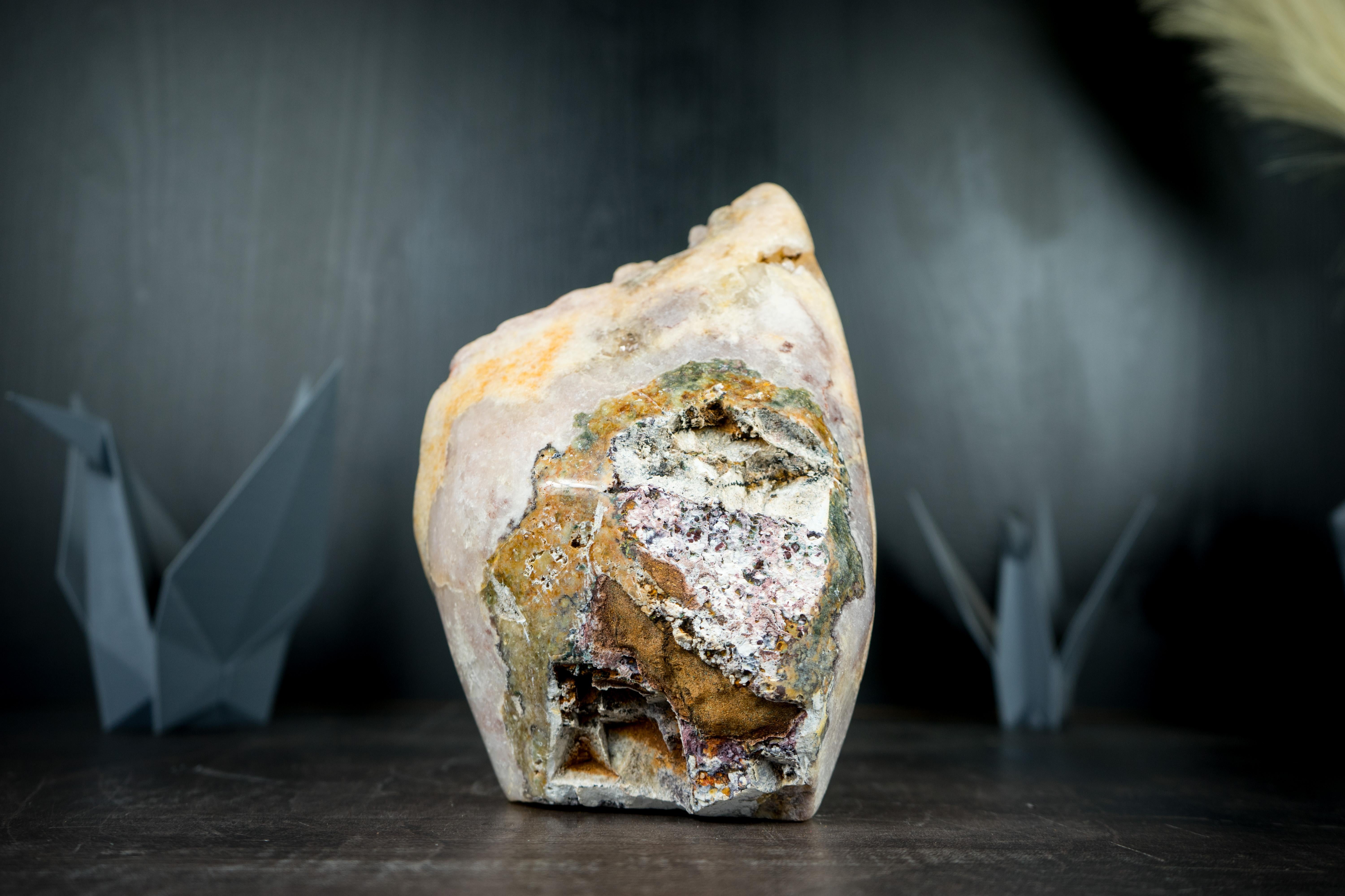 Rosa Amethyst-Geode, Self-Standing mit seltenem natürlichem Rosen Amethyst im Angebot 2