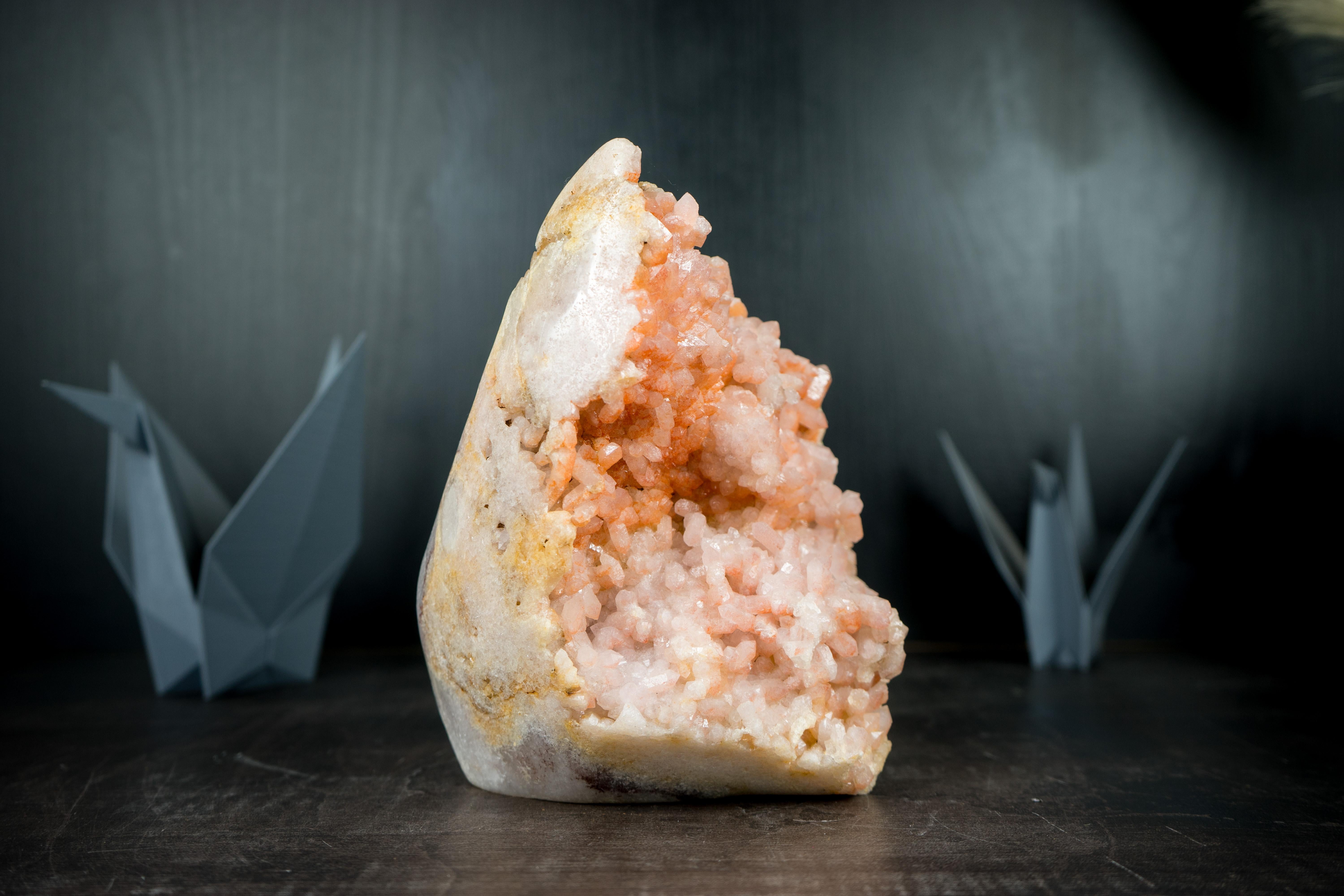 Rosa Amethyst-Geode, Self-Standing mit seltenem natürlichem Rosen Amethyst im Angebot 3