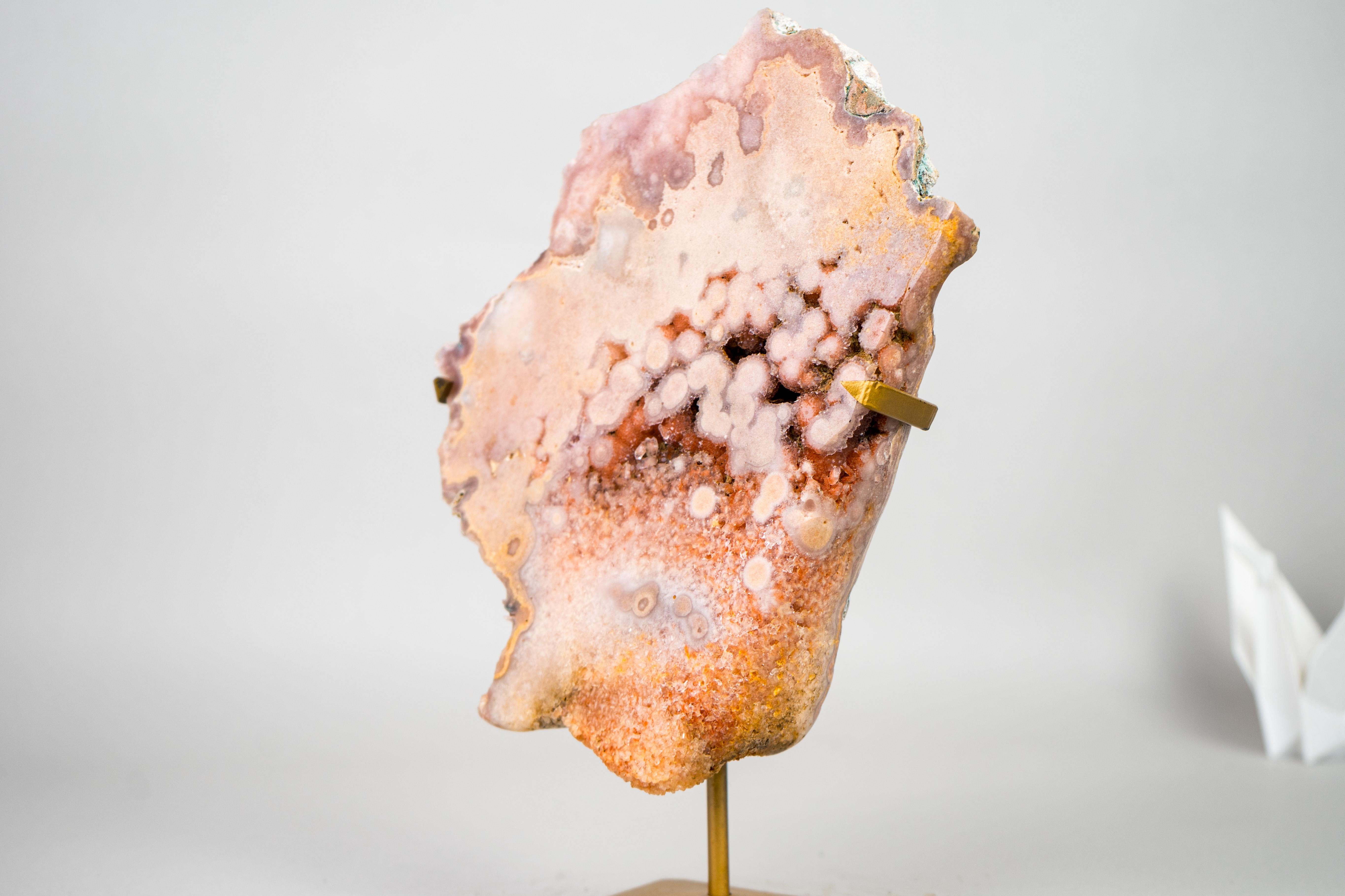 Fetta di geode di ametista rosa con druzy rosso scintillante in vendita 6