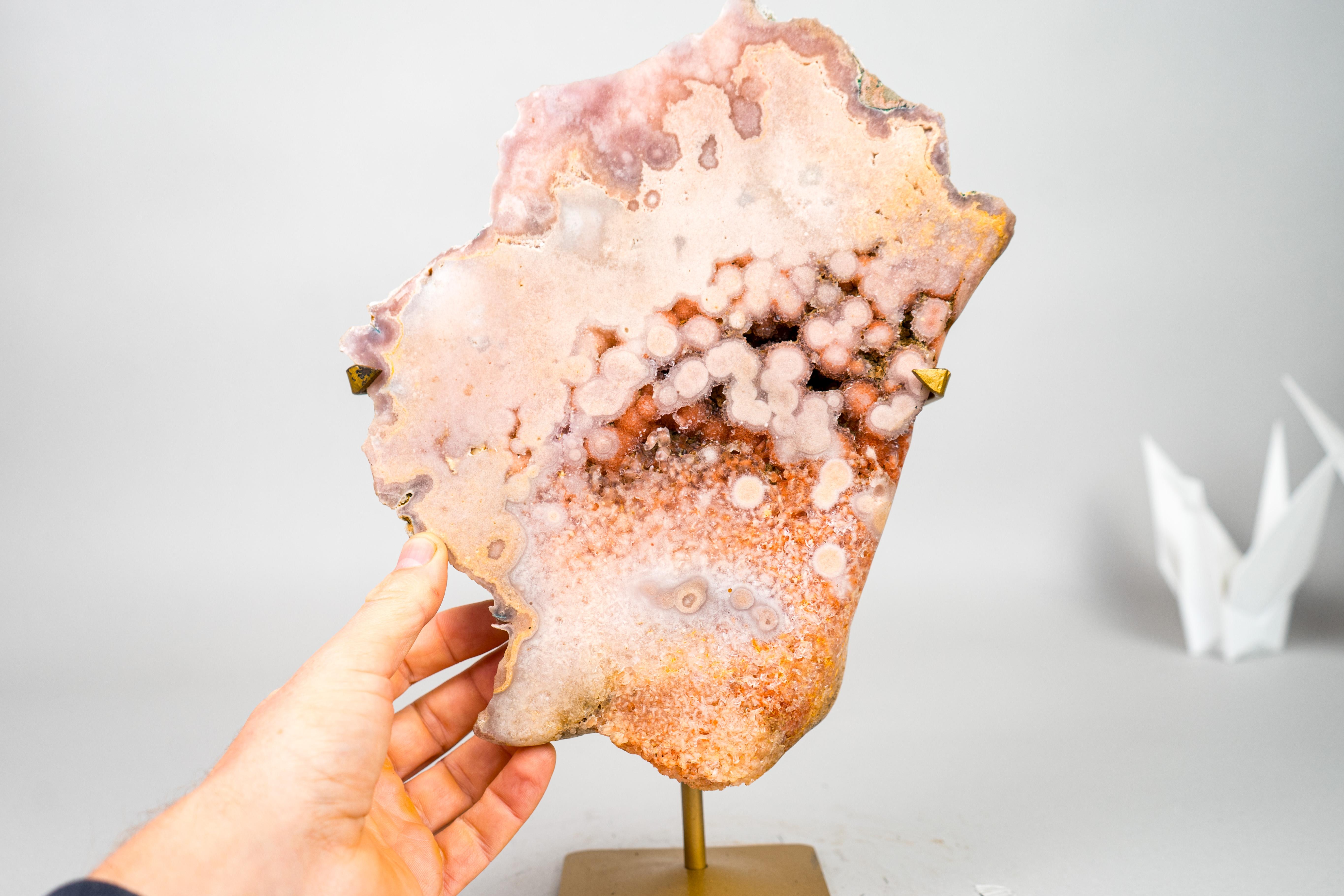Fetta di geode di ametista rosa con druzy rosso scintillante In condizioni Nuovo in vendita a Ametista Do Sul, BR