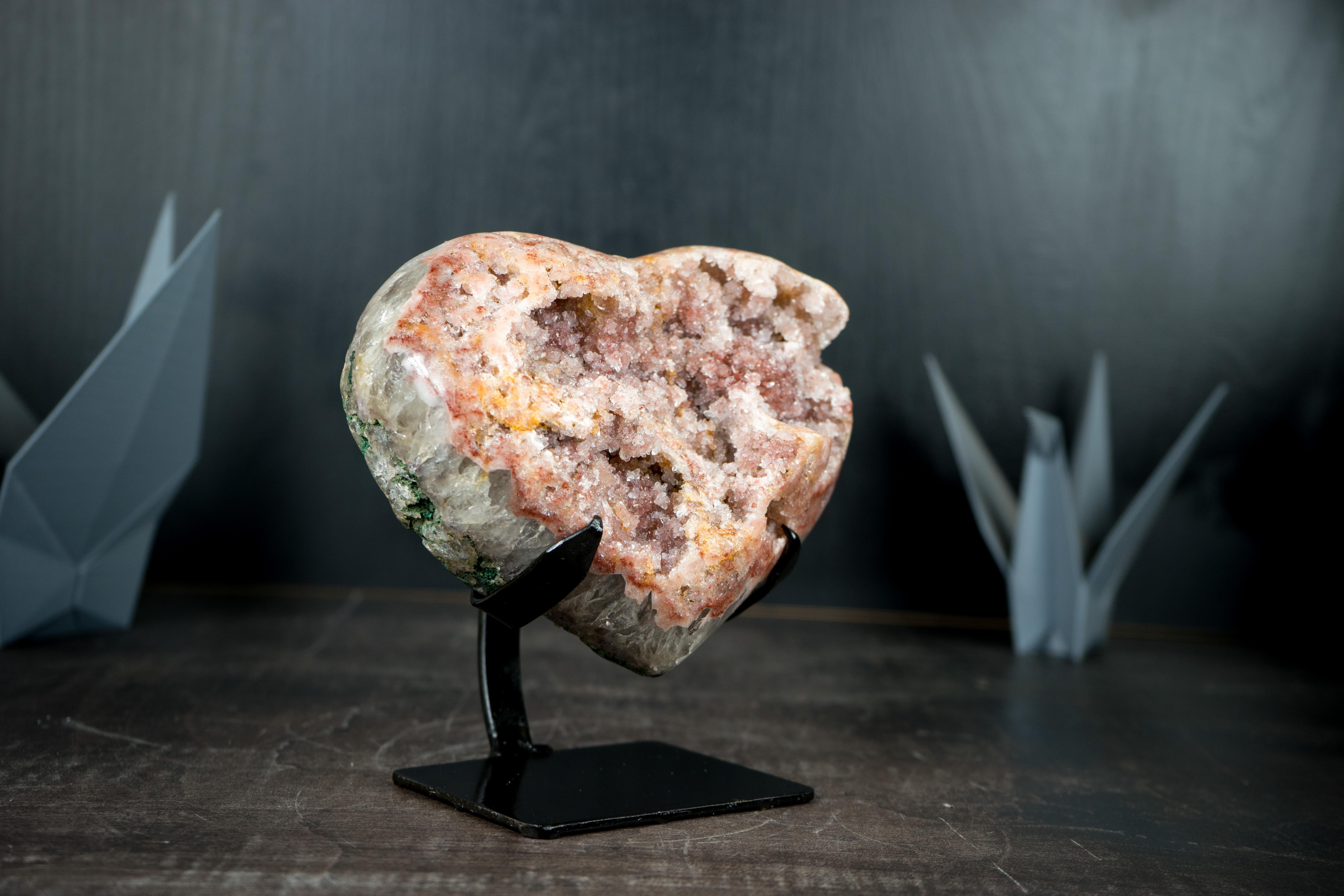 Cuore di ametista rosa con rara ametista rosa druzy, regalo di cristallo di piccole dimensioni in vendita 1