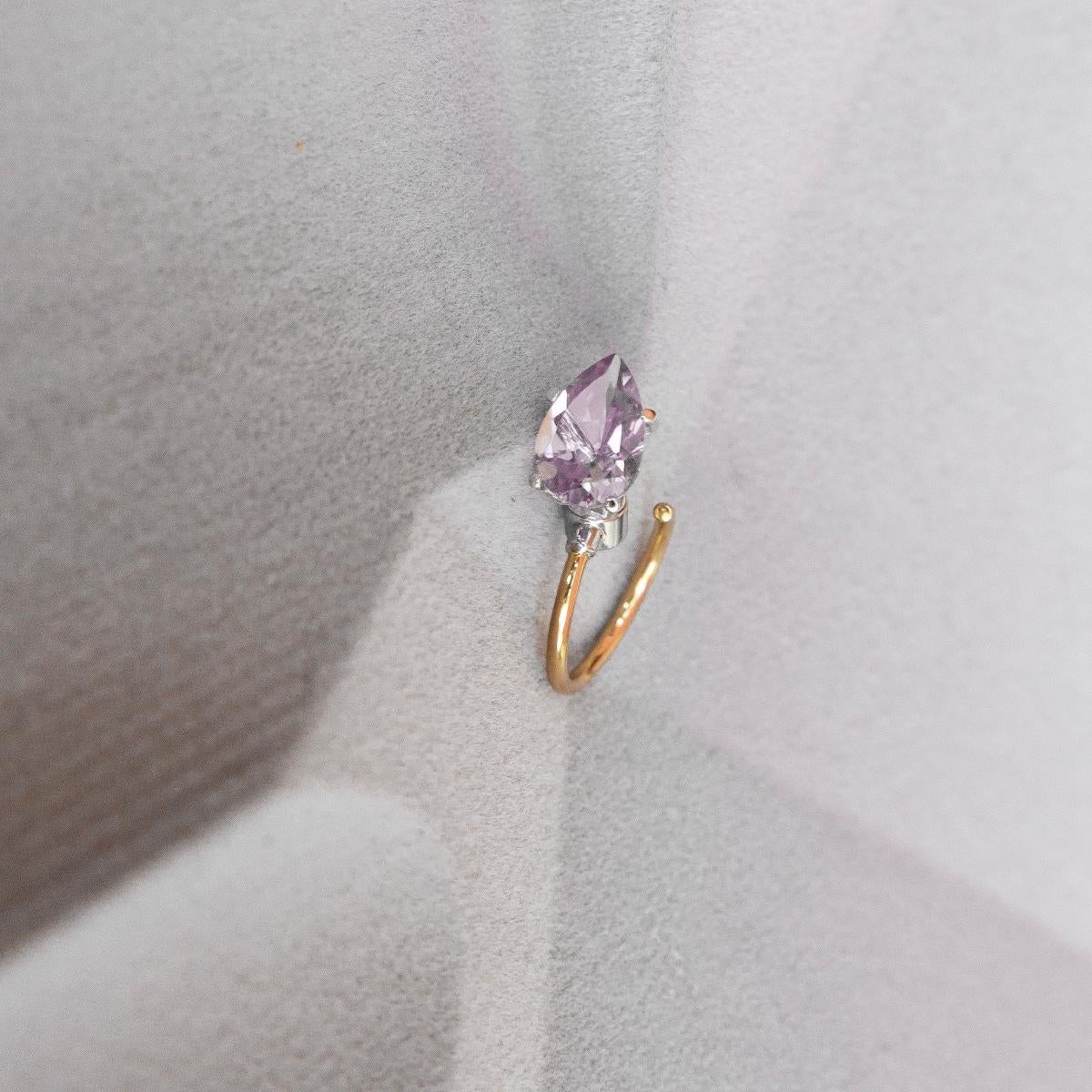 Golden Yellow  Ring, 18K and Pink Amethyst, pear cut (4.5 ct) in 
Playful yet elegant, the pink amethyst touch will elevate your everyday looks.

Our modular jewelry allows you to mount or remove the gem from the ring, this is only possible with a