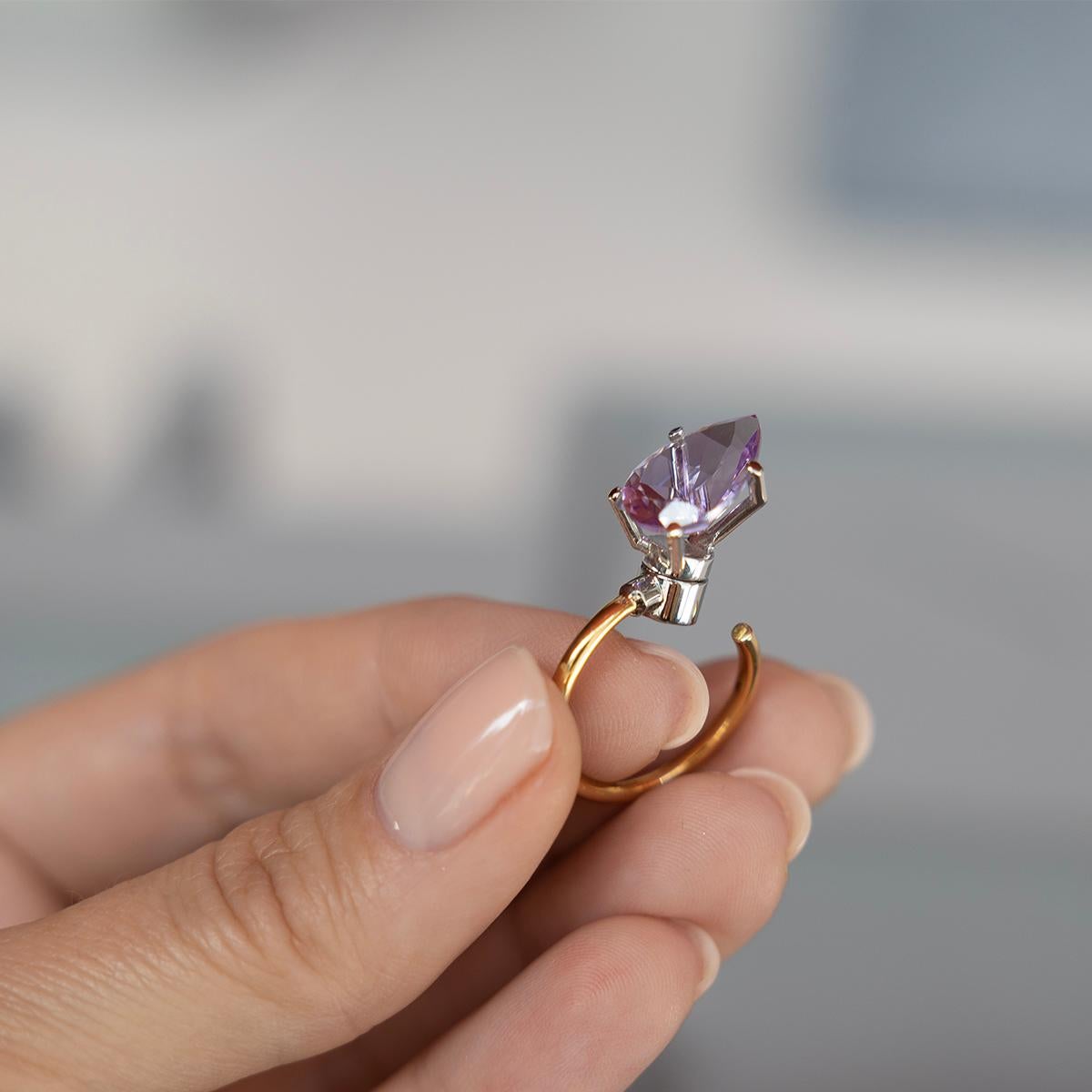 Women's or Men's Pink Amethyst, Pear Cut  '4.5 Carat' in a Golden Yellow Ring, 18k  For Sale