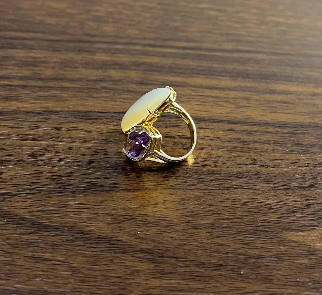 Taille mixte Bague en or jaune 14 carats, améthyste rose, nacre blanche et diamants blancs halo en vente