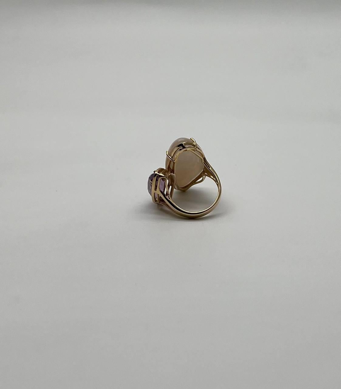 Bague en or jaune 14 carats, améthyste rose, nacre blanche et diamants blancs halo en vente 1