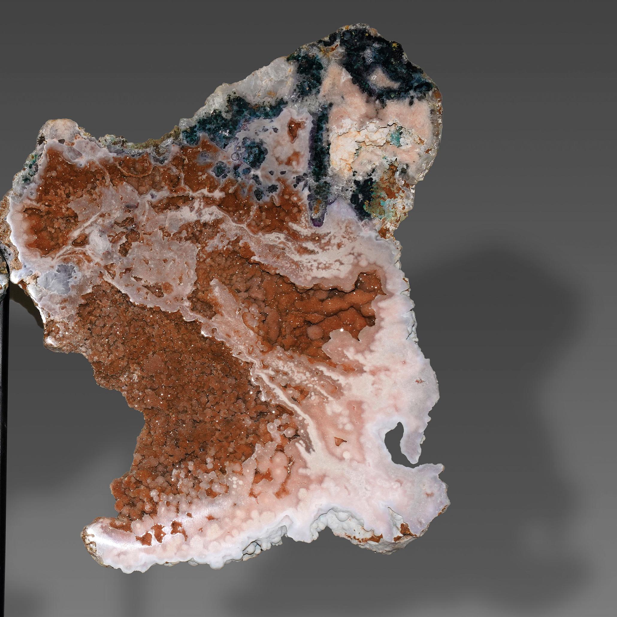 Ametista Ali di ametista rosa su supporto personalizzato in vendita