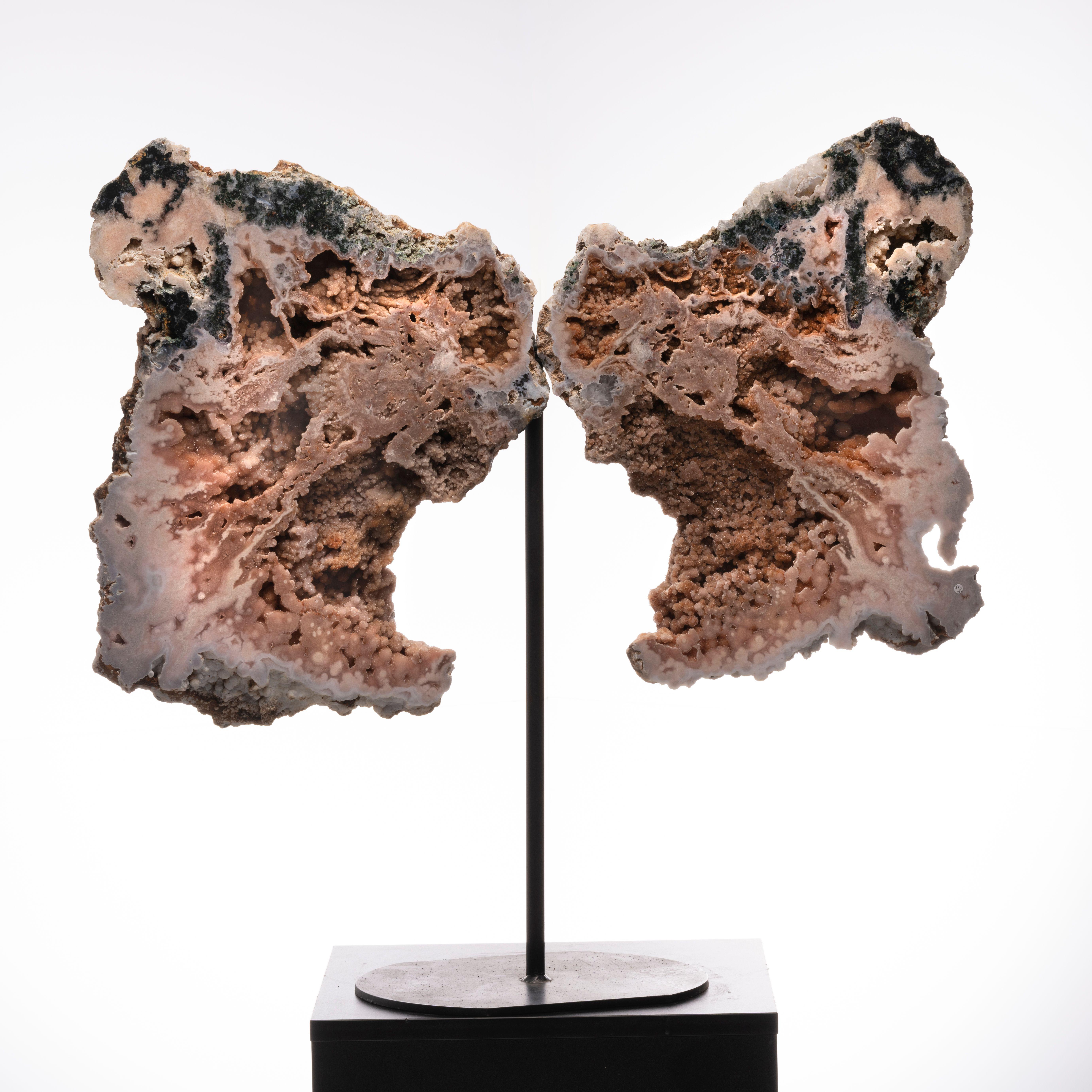 Ali di ametista rosa su supporto personalizzato in vendita 2