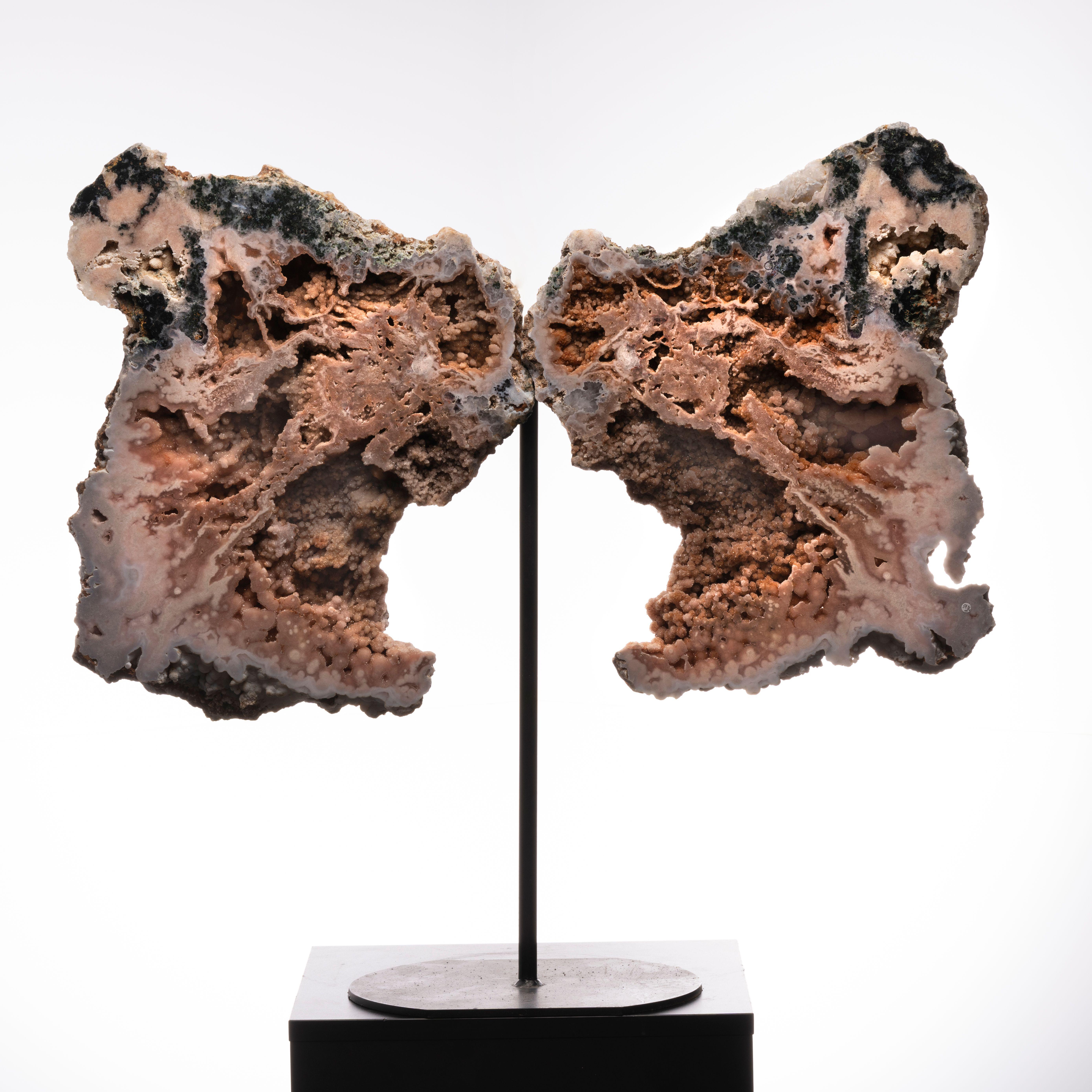 Ali di ametista rosa su supporto personalizzato in vendita 3