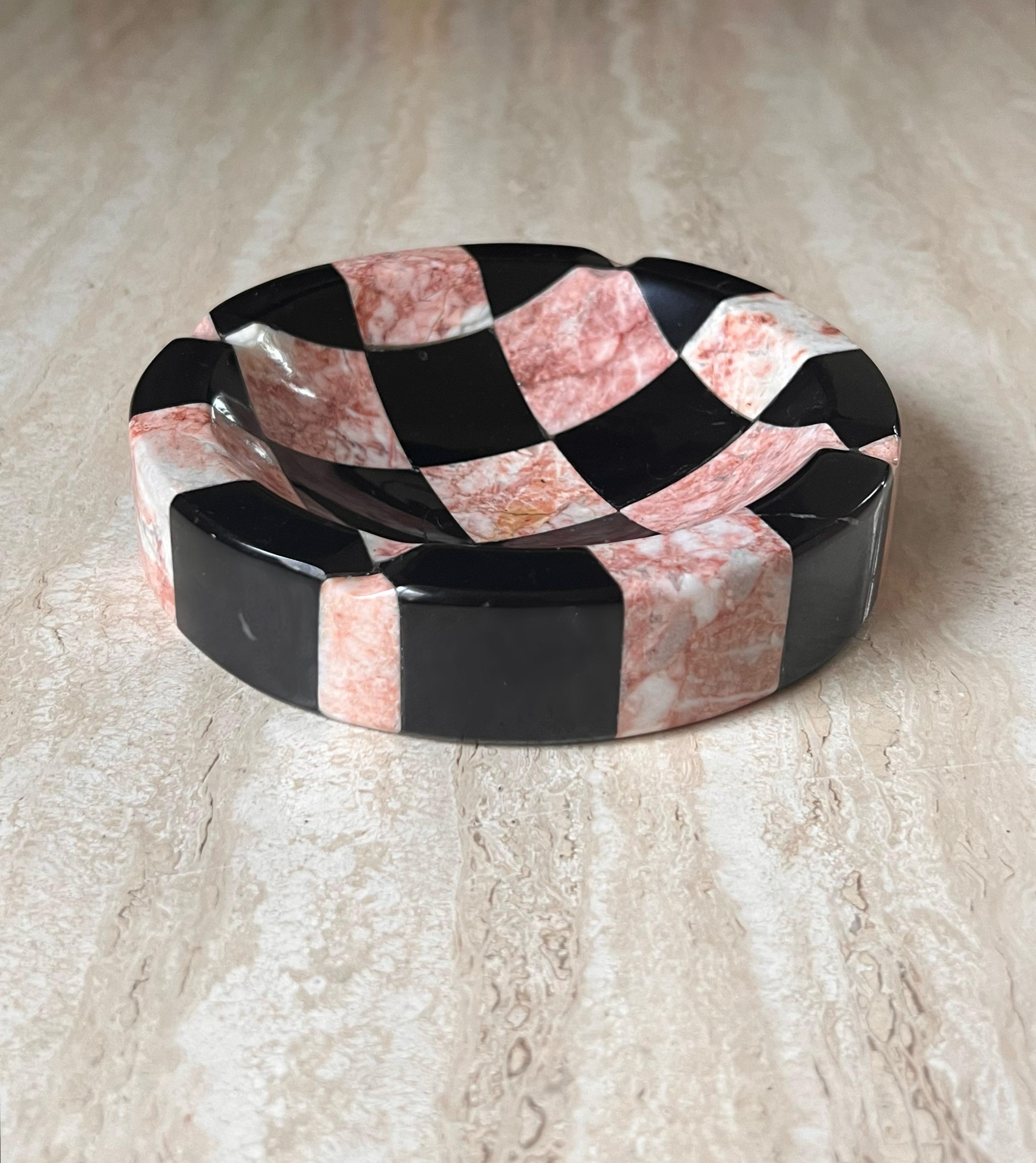 Pink and Black Checkered Marble Ashtray, Mid-20th Century 4