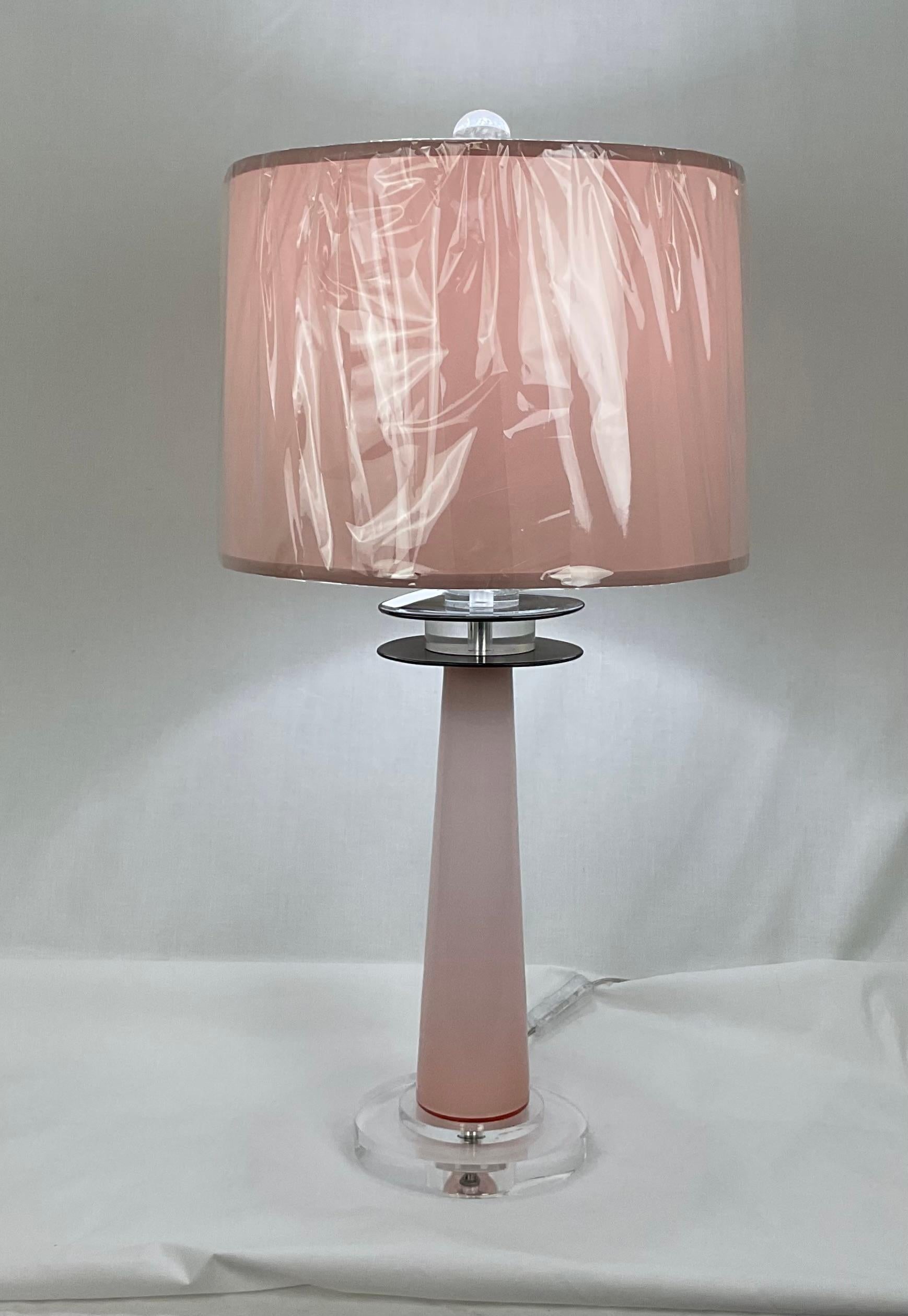 Pink and Black Murano Glass and Lucite Table Lamp with Pink Shade For Sale 3