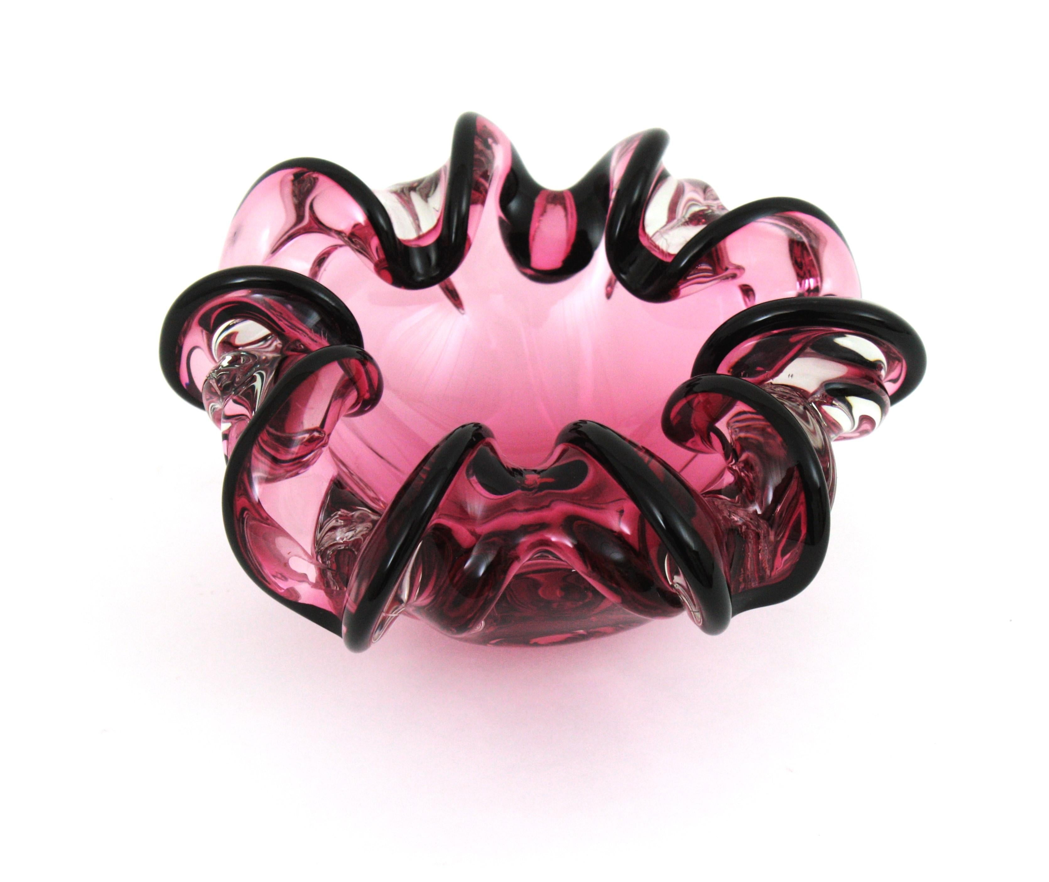 Rosa und schwarze Sommero Murano-Blumenschale aus Kunstglas, 1950er Jahre (Italienisch) im Angebot
