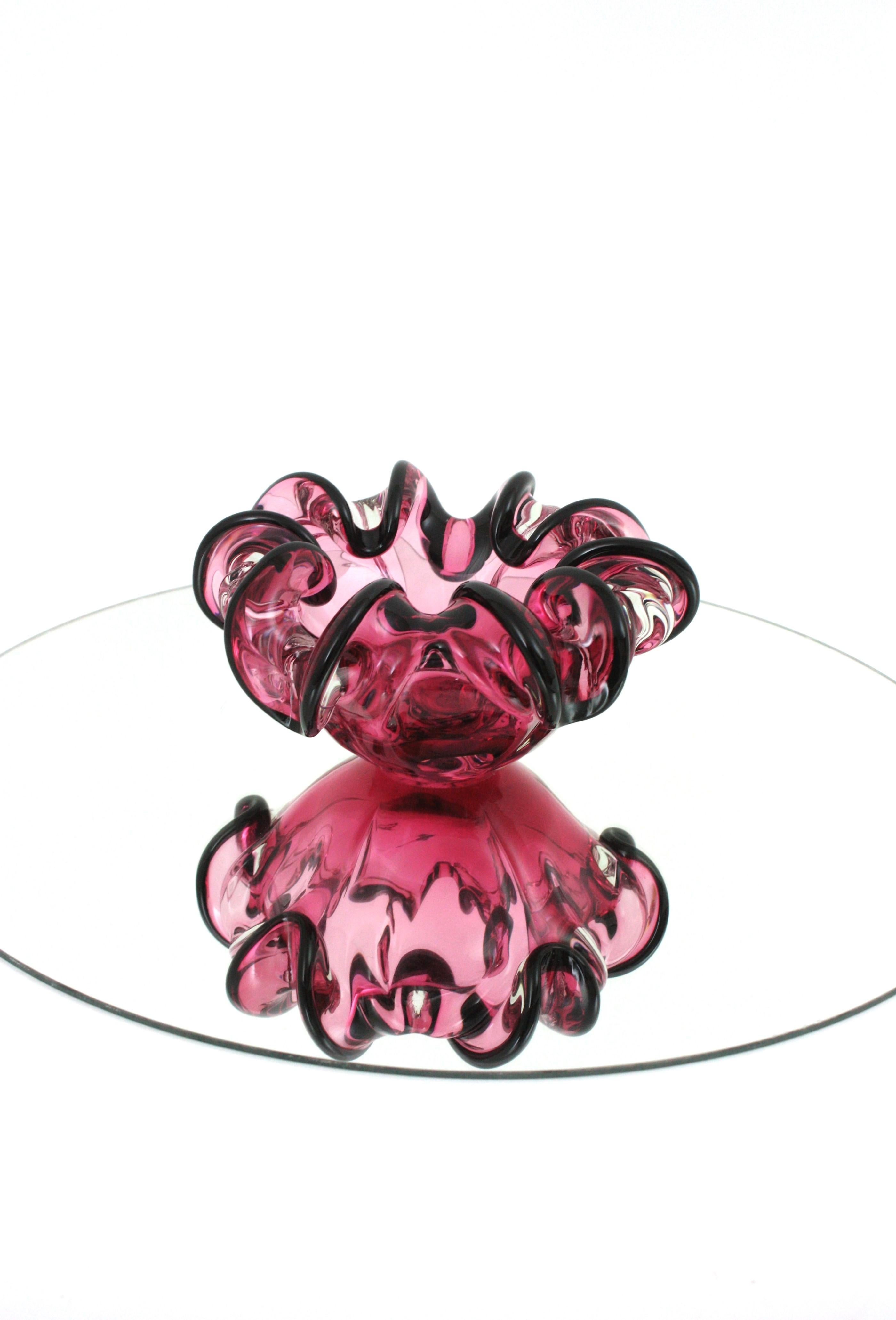 Rosa und schwarze Sommero Murano-Blumenschale aus Kunstglas, 1950er Jahre (Mitte des 20. Jahrhunderts) im Angebot