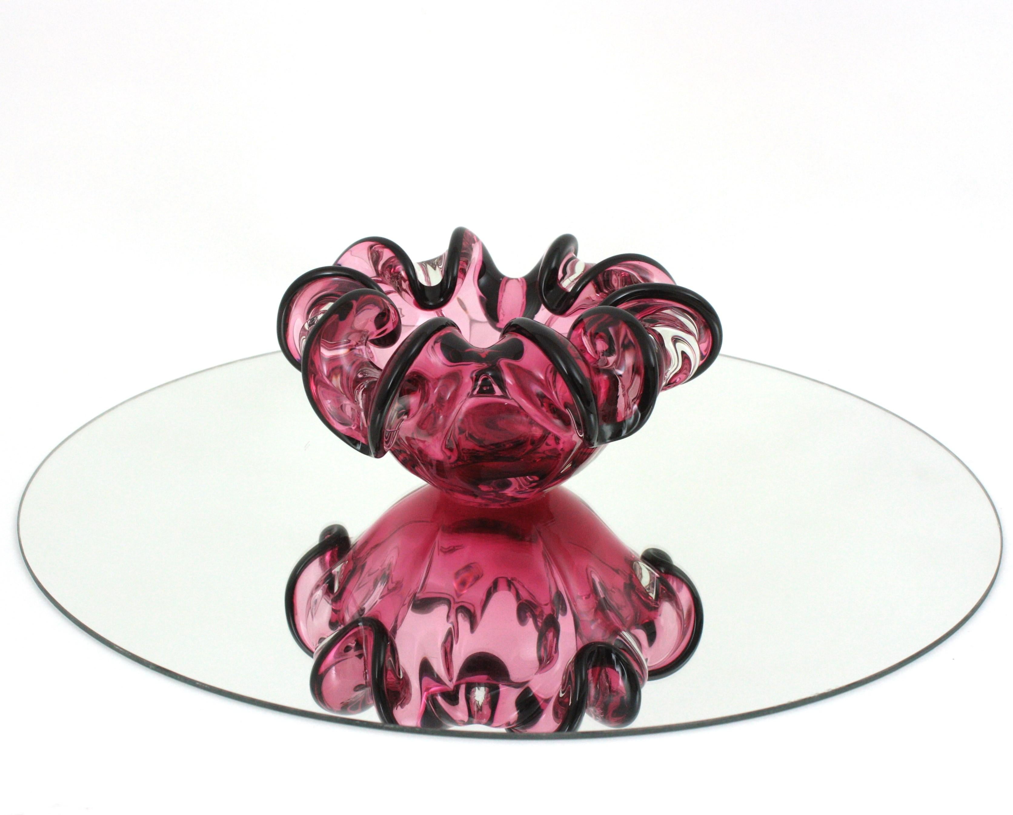 Rosa und schwarze Sommero Murano-Blumenschale aus Kunstglas, 1950er Jahre (Glaskunst) im Angebot