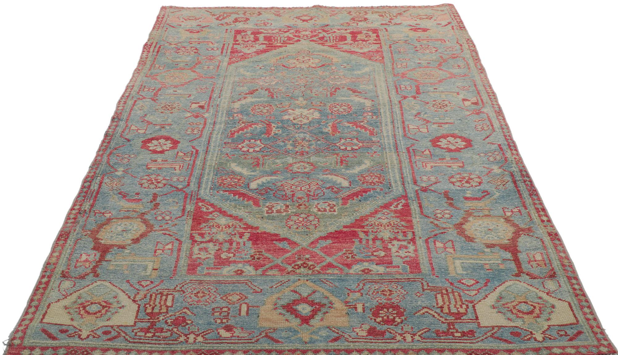Antiker persischer Malayer-Teppich in Rosa und Blau im Used-Look (Handgeknüpft) im Angebot