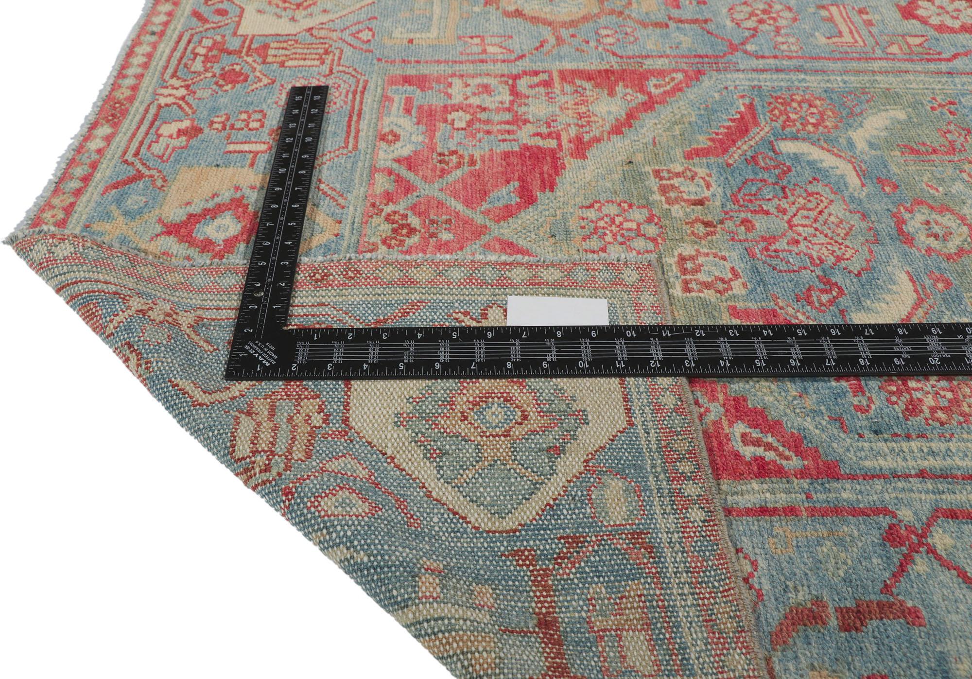 Antiker persischer Malayer-Teppich in Rosa und Blau im Used-Look im Zustand „Starke Gebrauchsspuren“ im Angebot in Dallas, TX