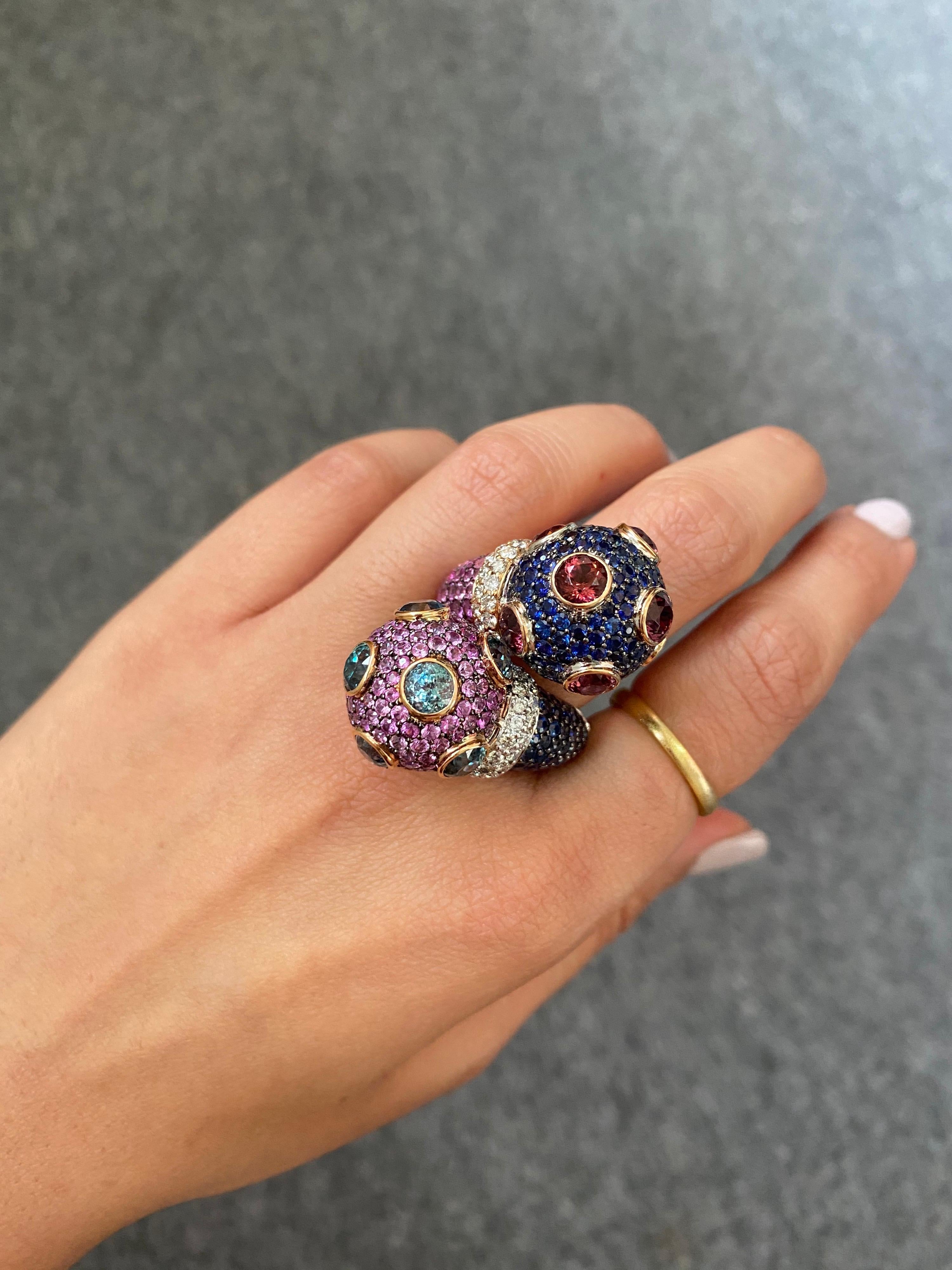 Women's or Men's Pink and Blue Sapphire 18 Karat Gold Cocktail Ring
